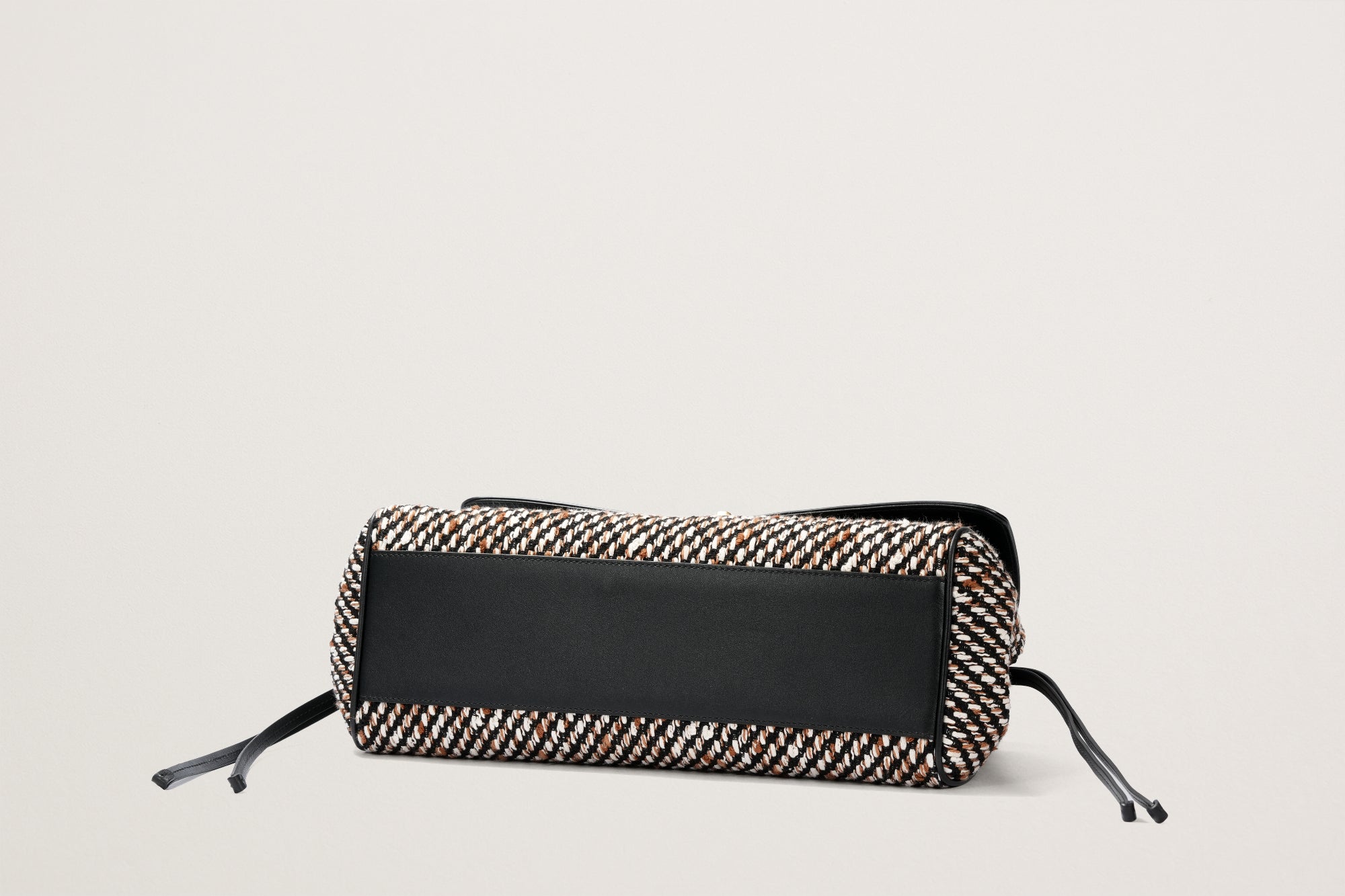 CHANEL スモール ショッピング バッグ – GINZA SATAKE