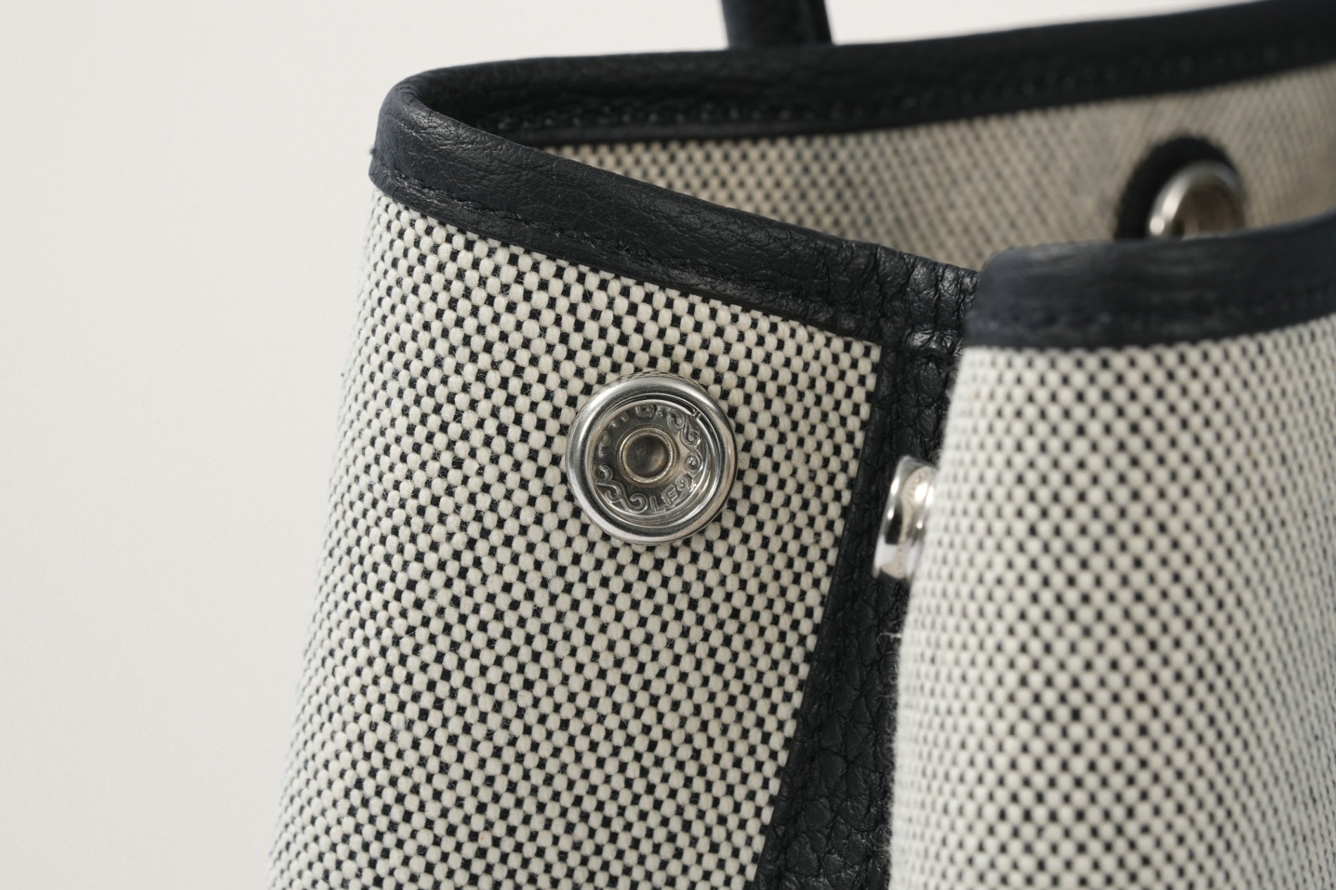 HERMES ネオ・ガーデン23 黒