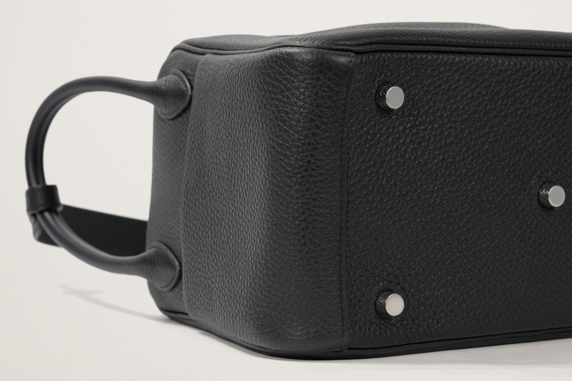 HERMES リンディ26 黒