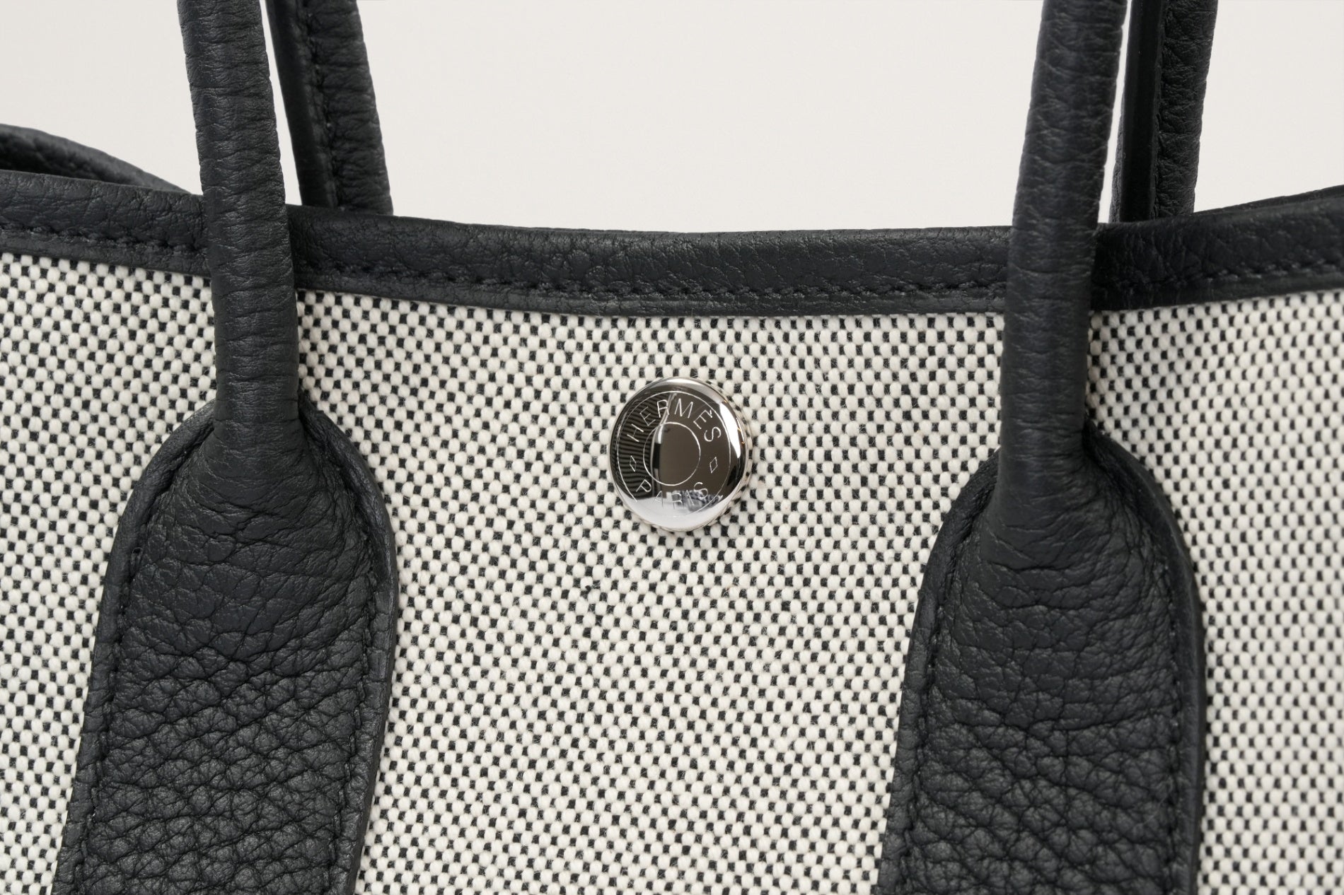 HERMES ネオ・ガーデン23 黒/エクリュ