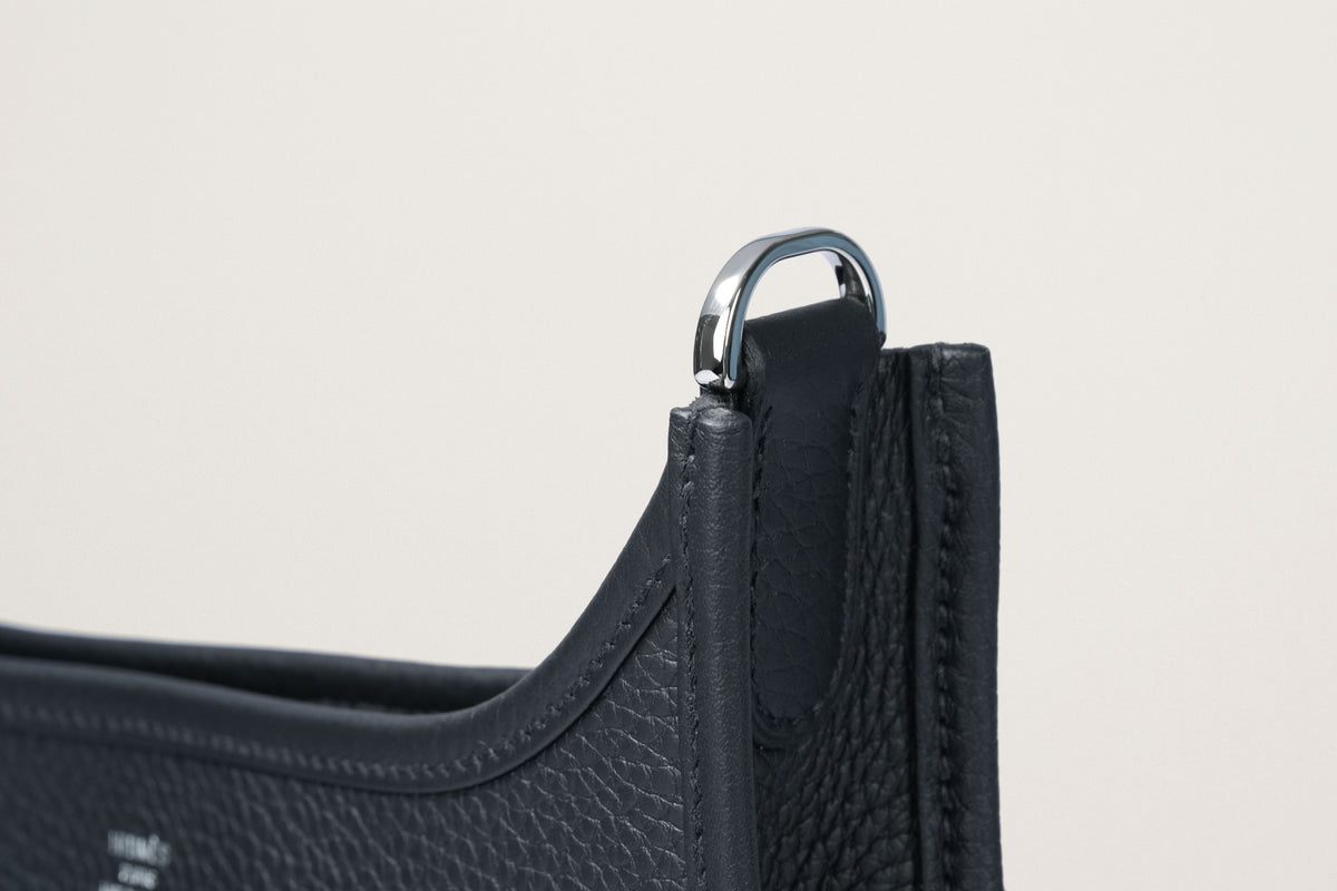 HERMES エヴリン23 黒