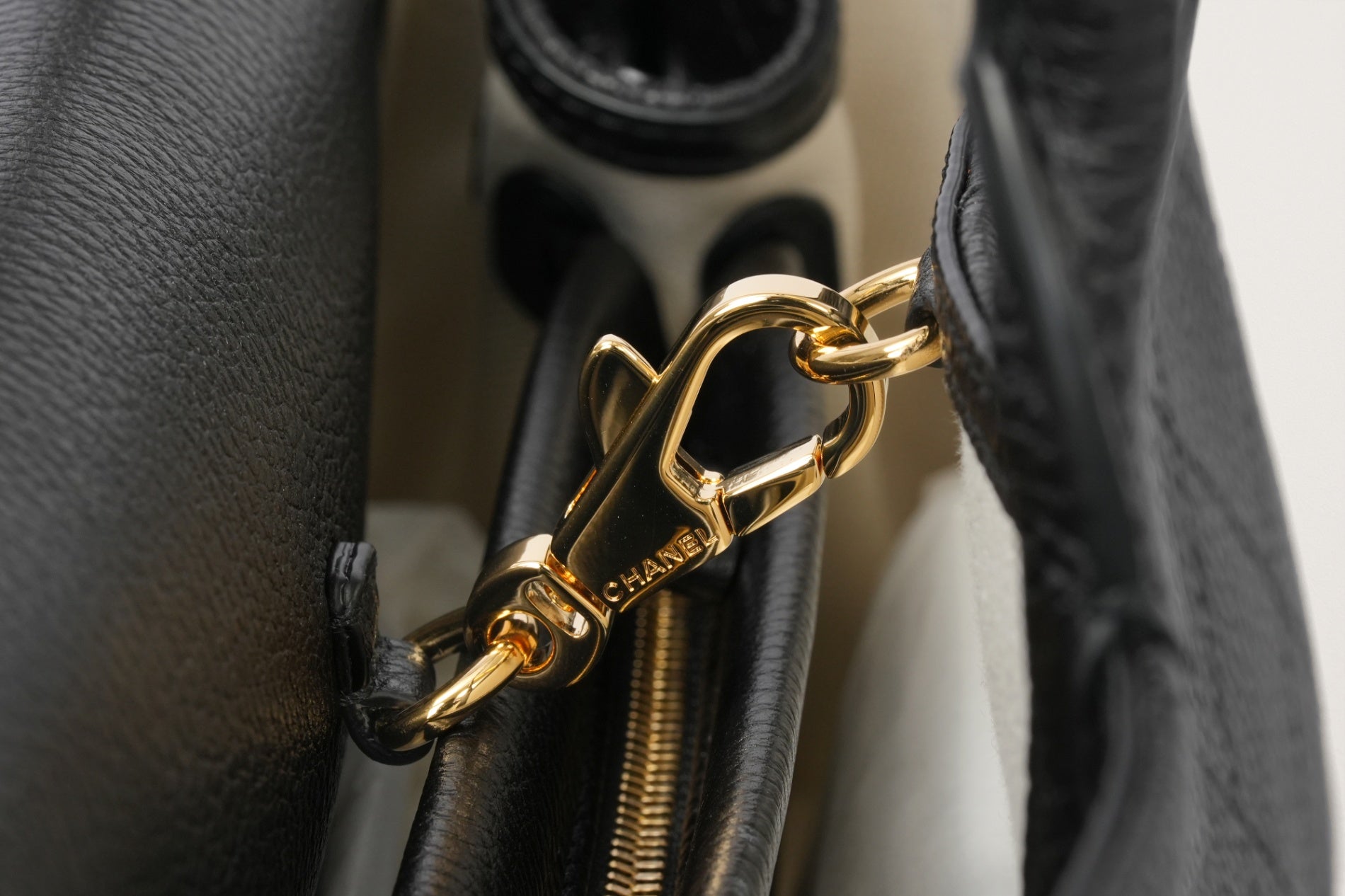 CHANEL シャネルスモール ショッピング バッグ