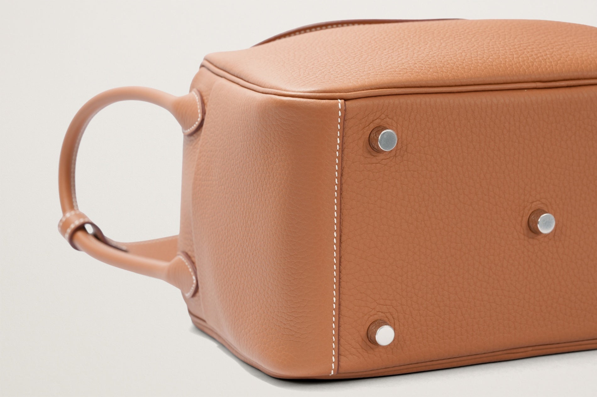HERMES リンディ26 ゴールド