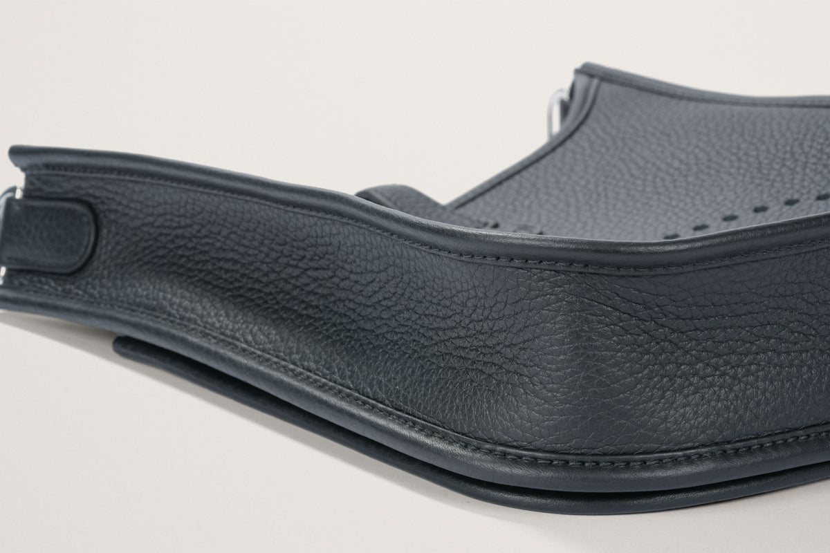 HERMES エヴリン23 黒