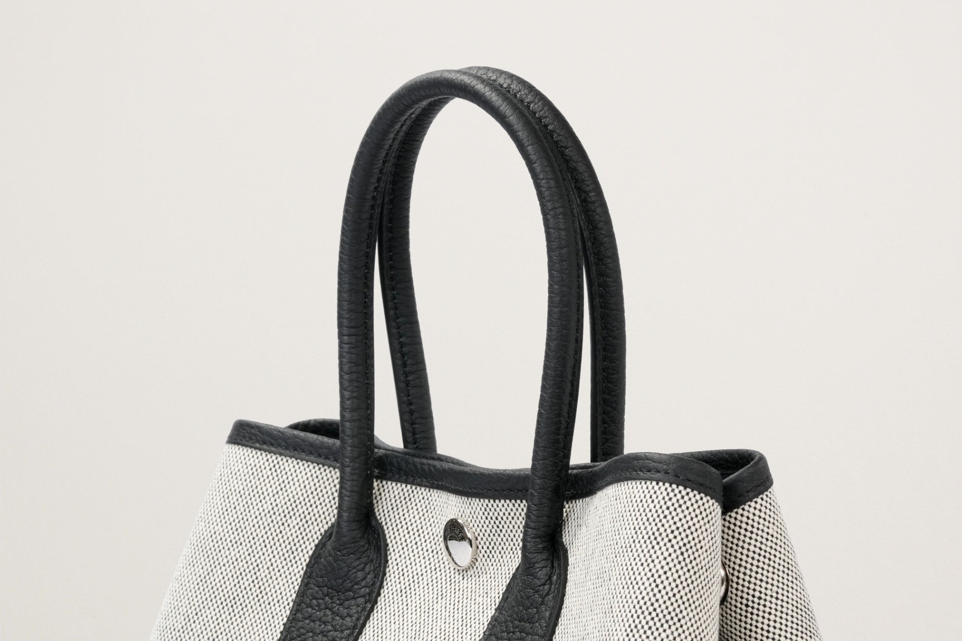 HERMES ネオ・ガーデン23 黒/エクリュ