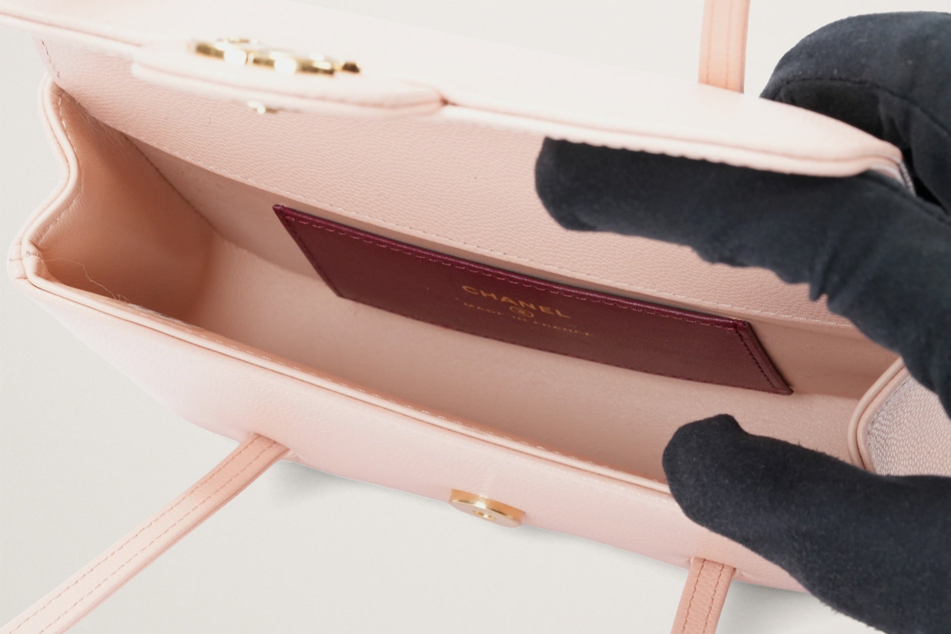 CHANEL ストラップ クラッチ バッグ – GINZA SATAKE