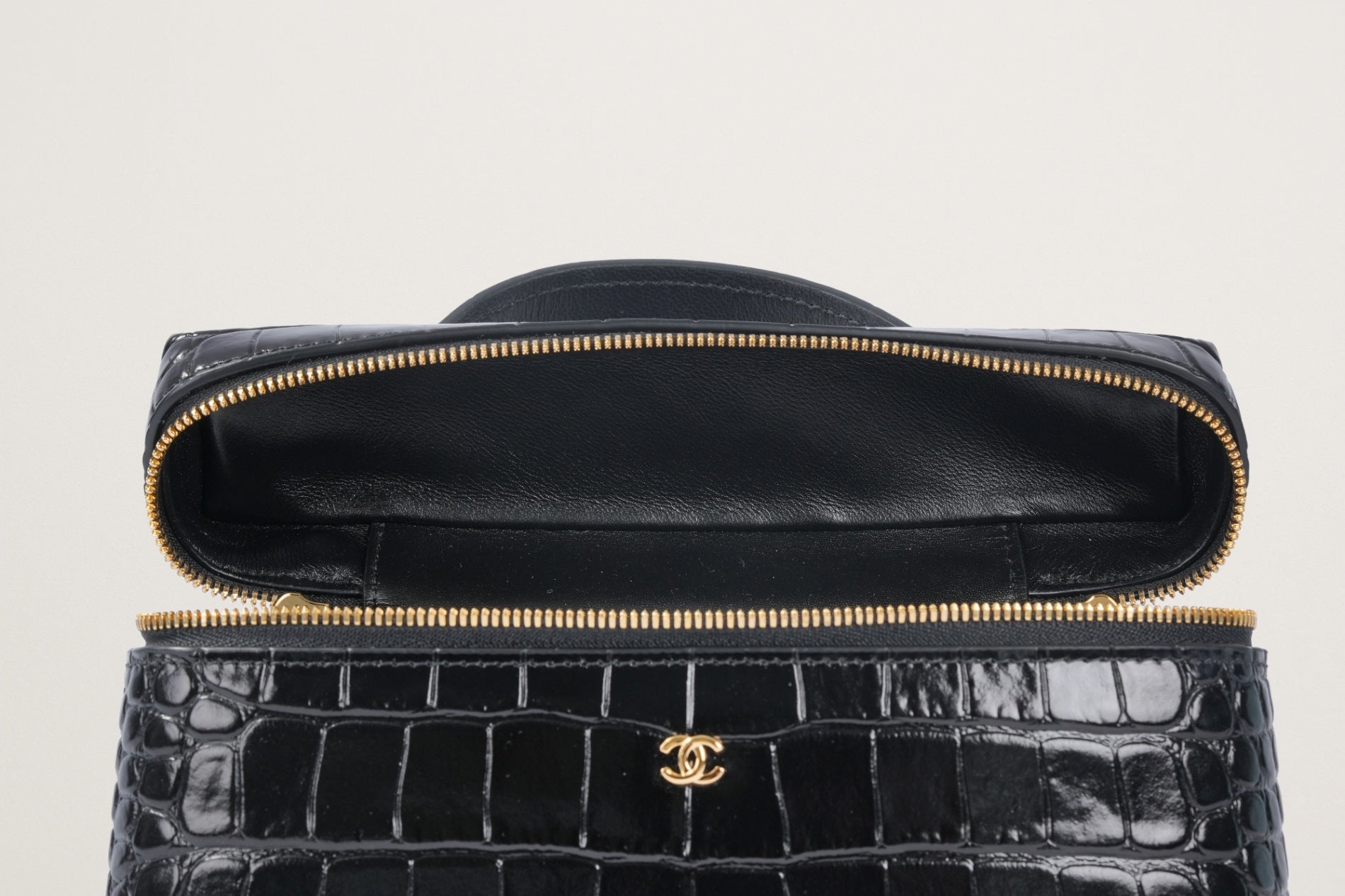 CHANEL シャネル　ヴァニティケース