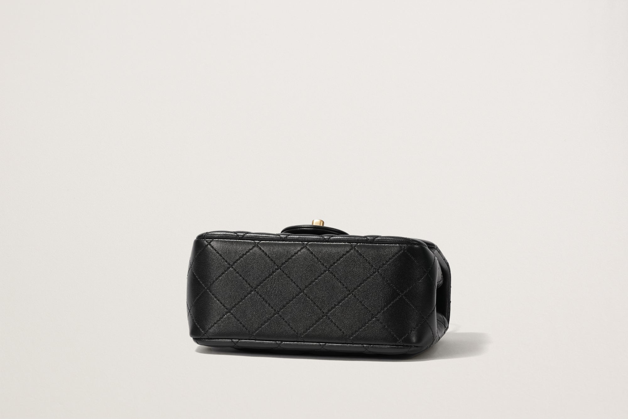 CHANEL マトラッセ ミニ ココボール チェーンショルダーバッグ – GINZA CHANEL マトラッセ ミニ ココボール チェーンショルダーバッグ – GINZA