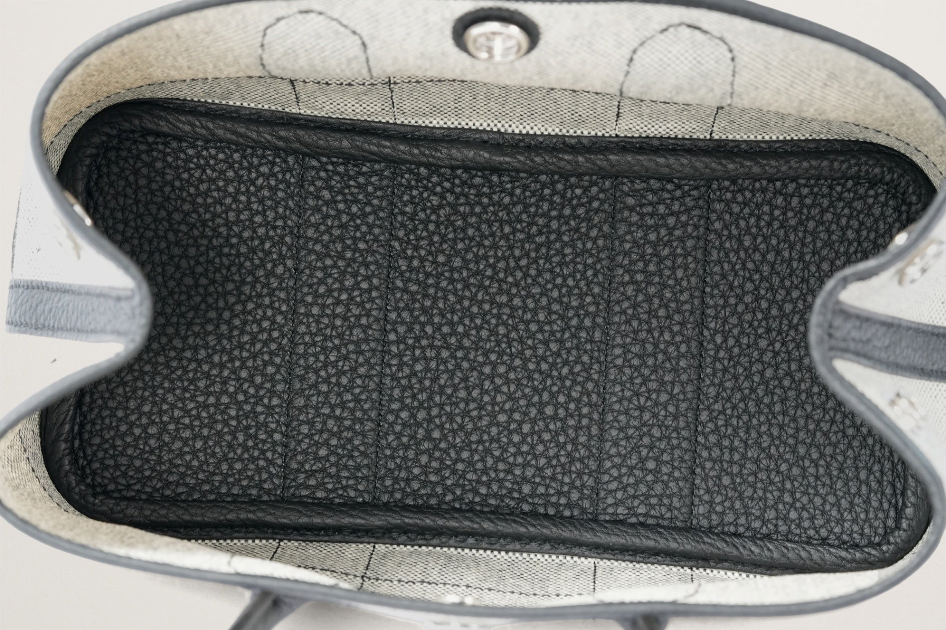 HERMES ネオ・ガーデン23 黒