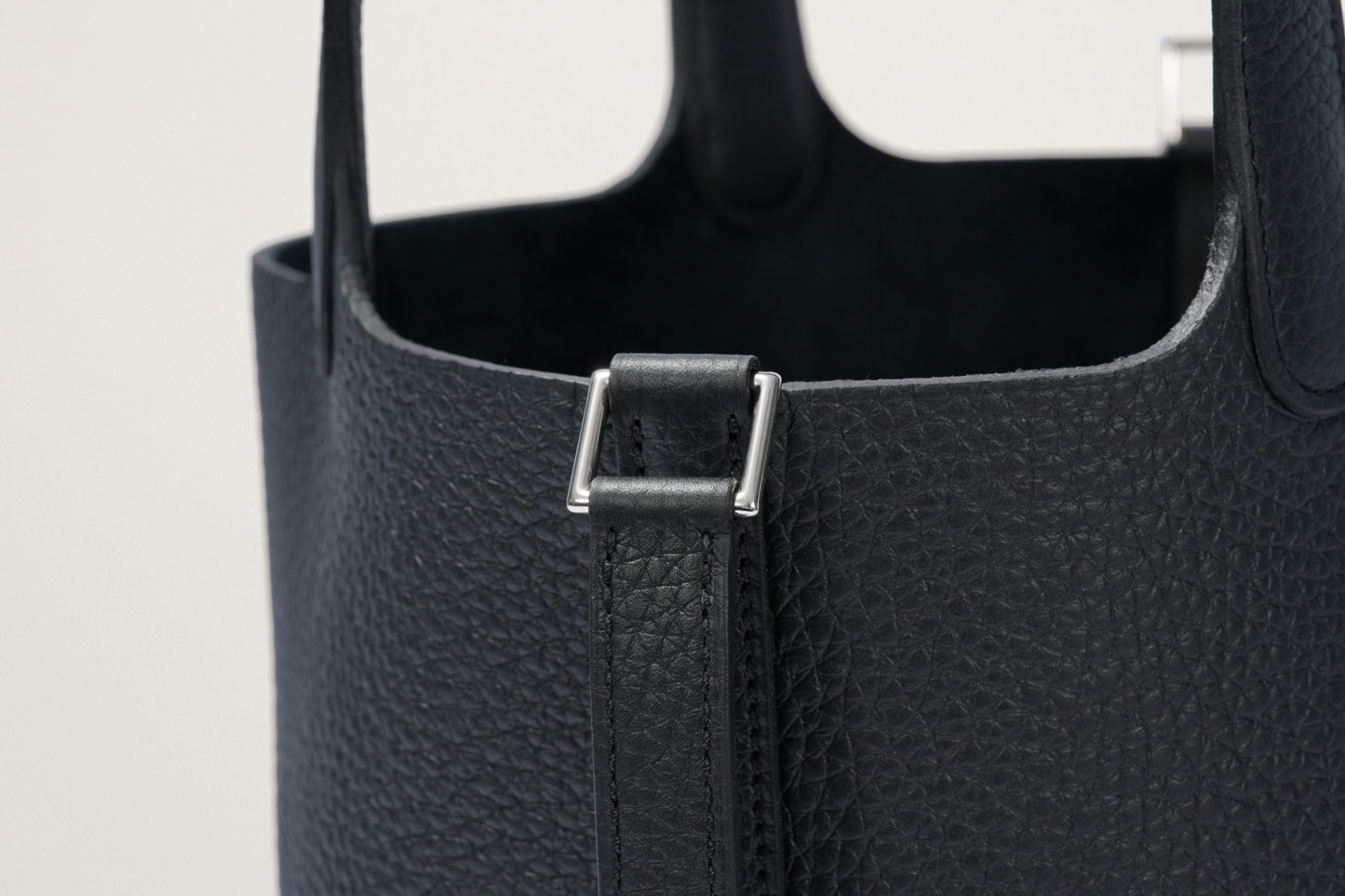 HERMES ピコタンロック18 黒