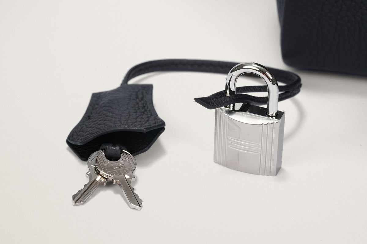 HERMES ケリーメッセンジャー24 黒