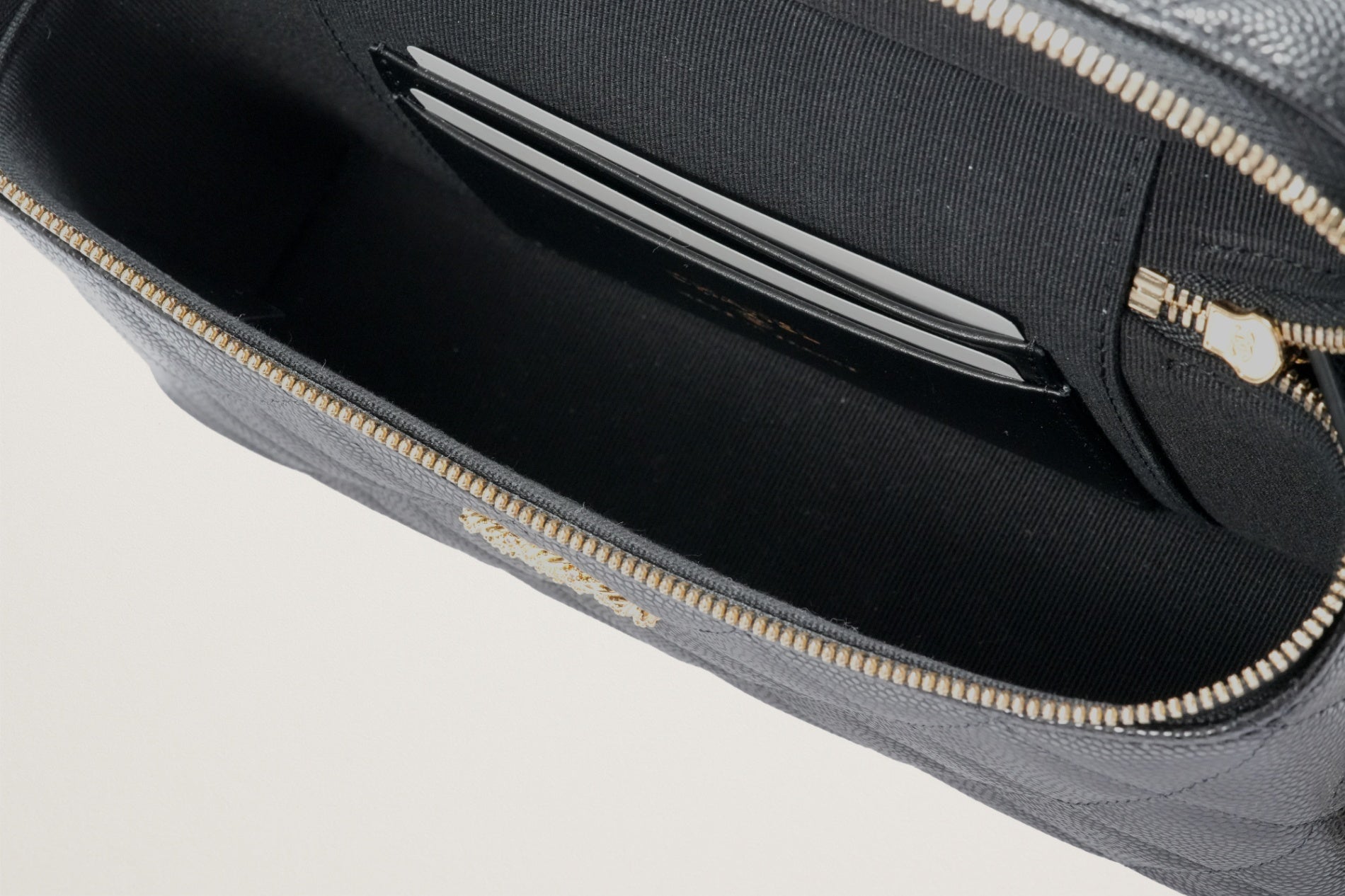 CHANEL マトラッセ スモールヴァニティケース