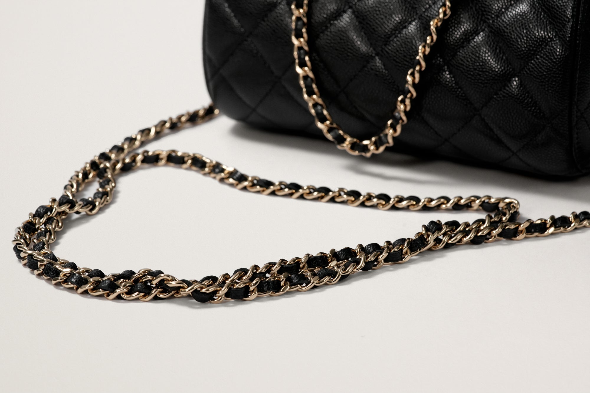 CHANEL シャネル チェーンショルダー