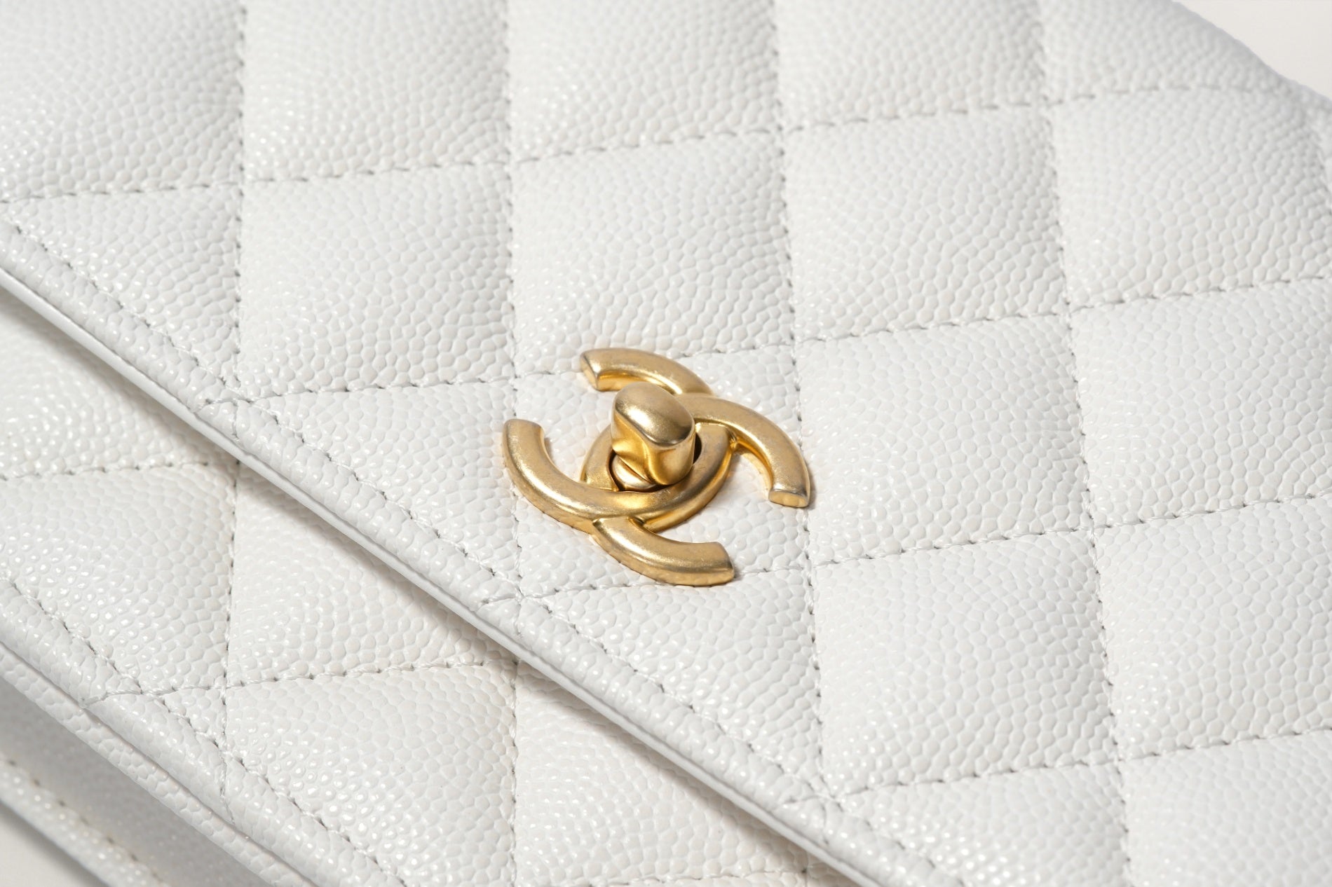 CHANEL チェーンウォレット