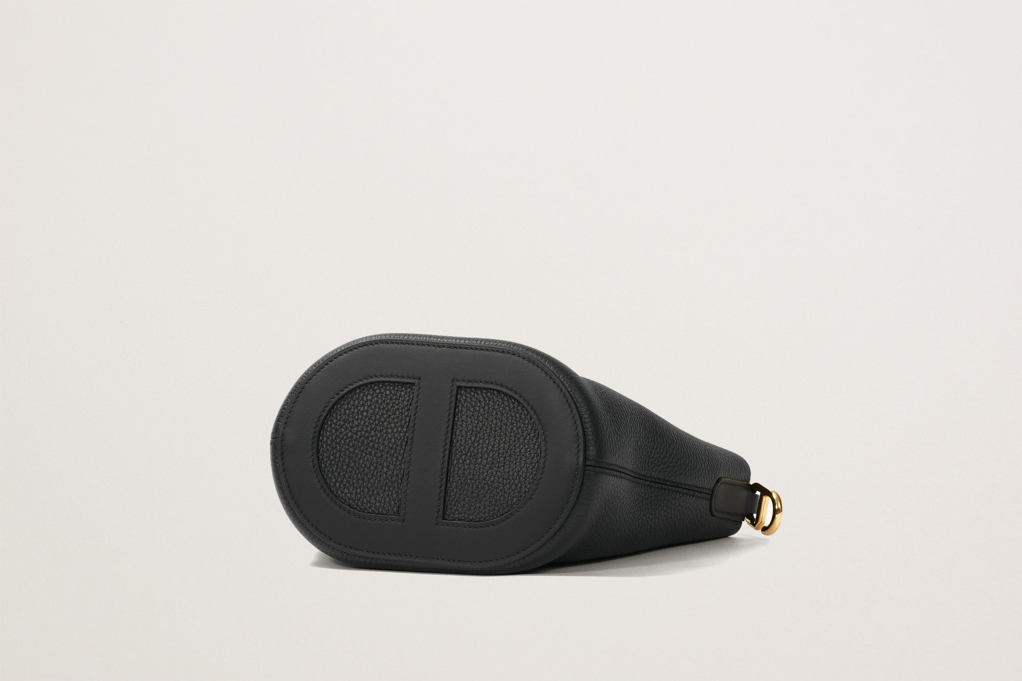 HERMES インザループ18 黒