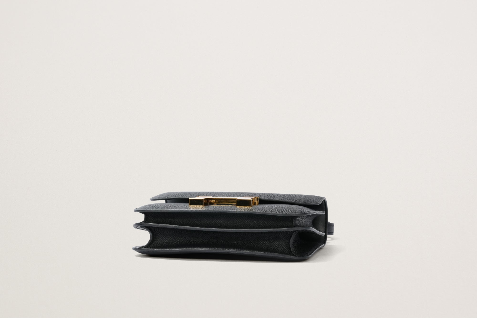 HERMES コンスタンスミニ 黒 – GINZA SATAKE