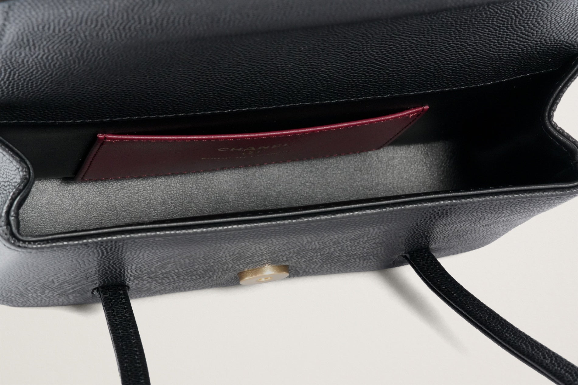 CHANEL プレコレクションストラップ クラッチ バッグ – GINZA SATAKE