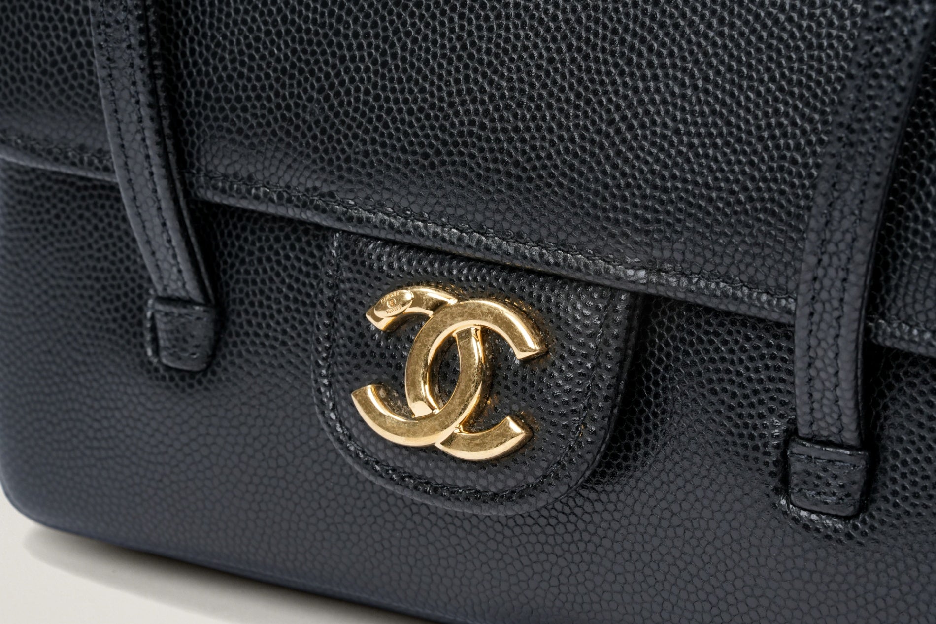 CHANEL ストラップ クラッチ バッグ – GINZA SATAKE