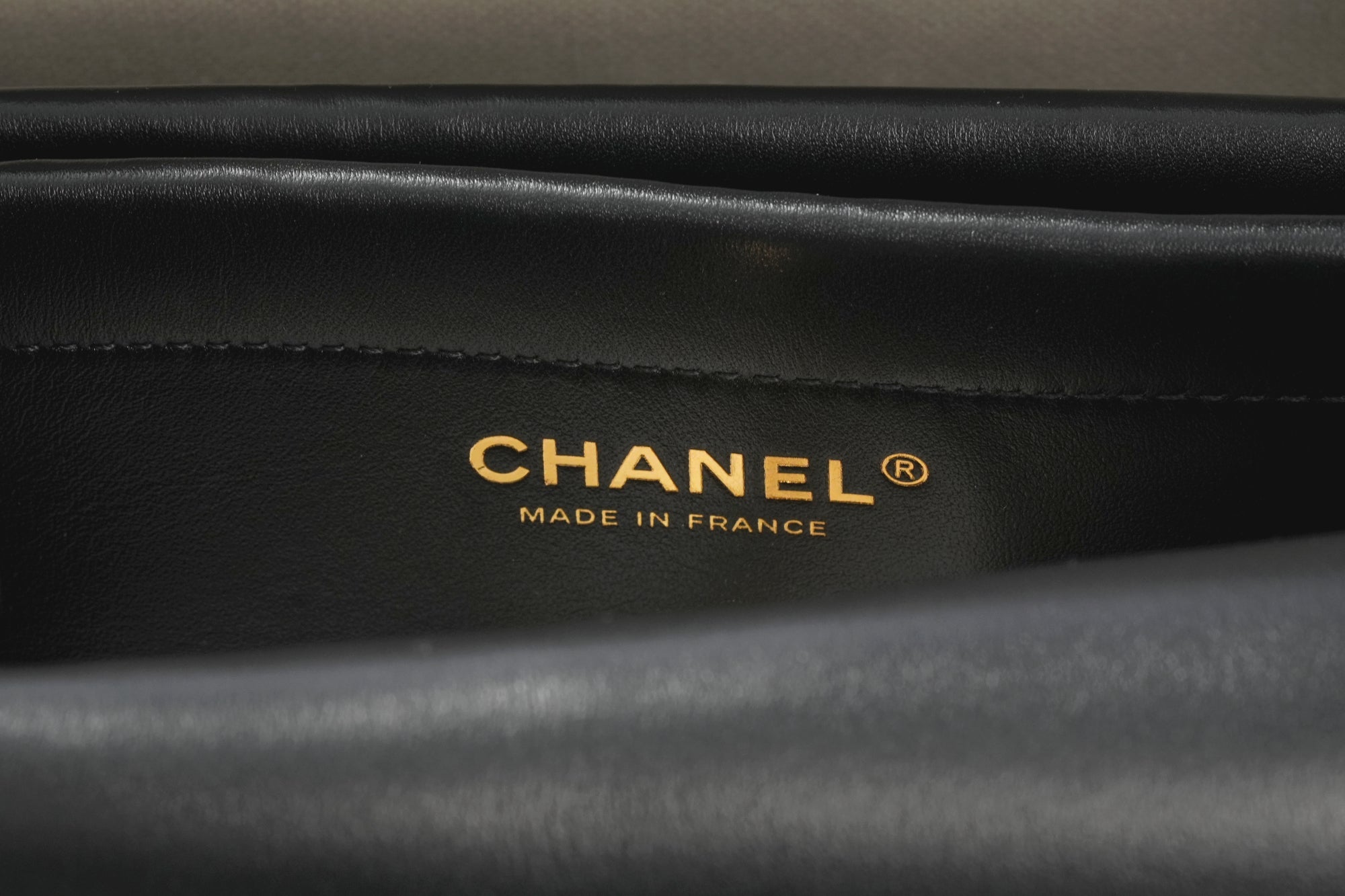 CHANEL スモール ショッピング バッグ – GINZA SATAKE