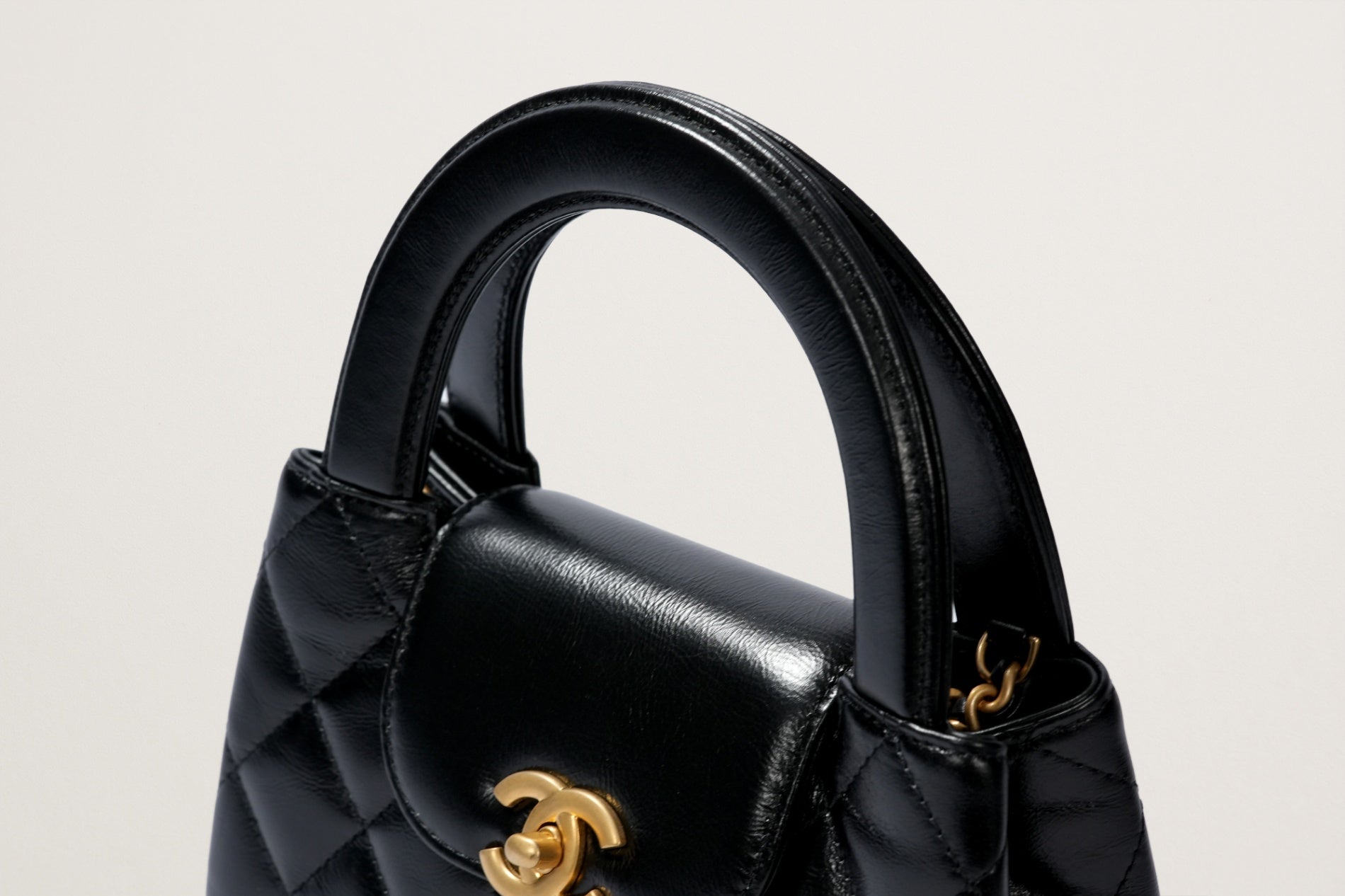 CHANEL マトラッセ ミニ ショッピングバッグ