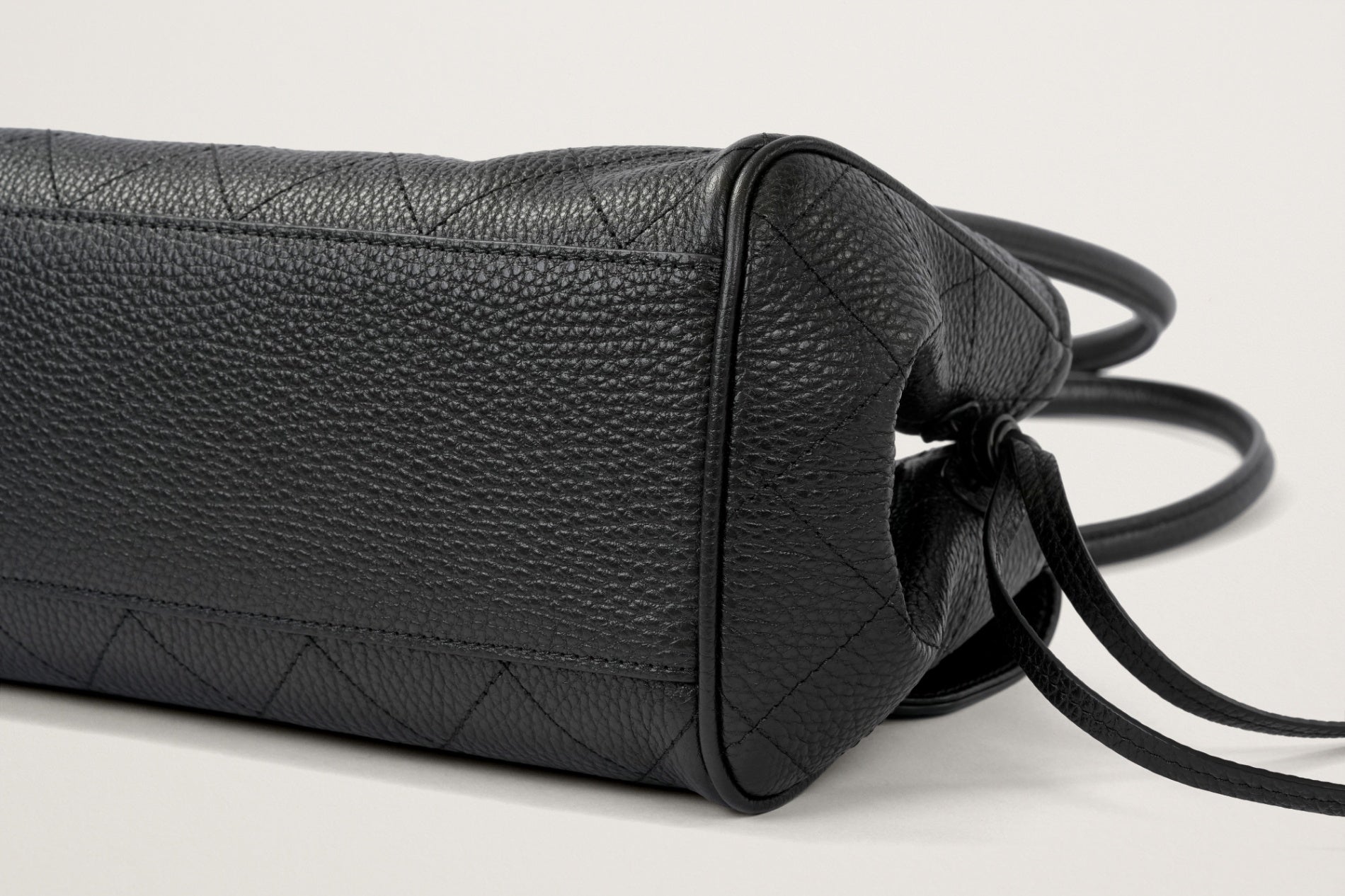 CHANEL シャネルスモール ショッピング バッグ