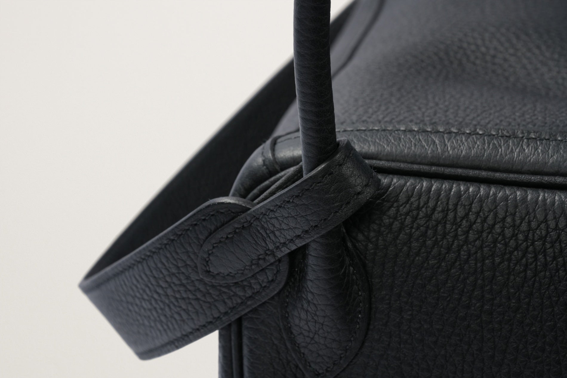 HERMES リンディ26 黒