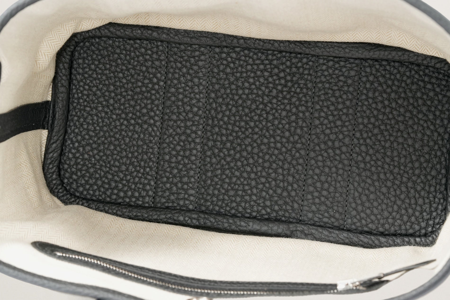 HERMES ネオガーデン23 黒