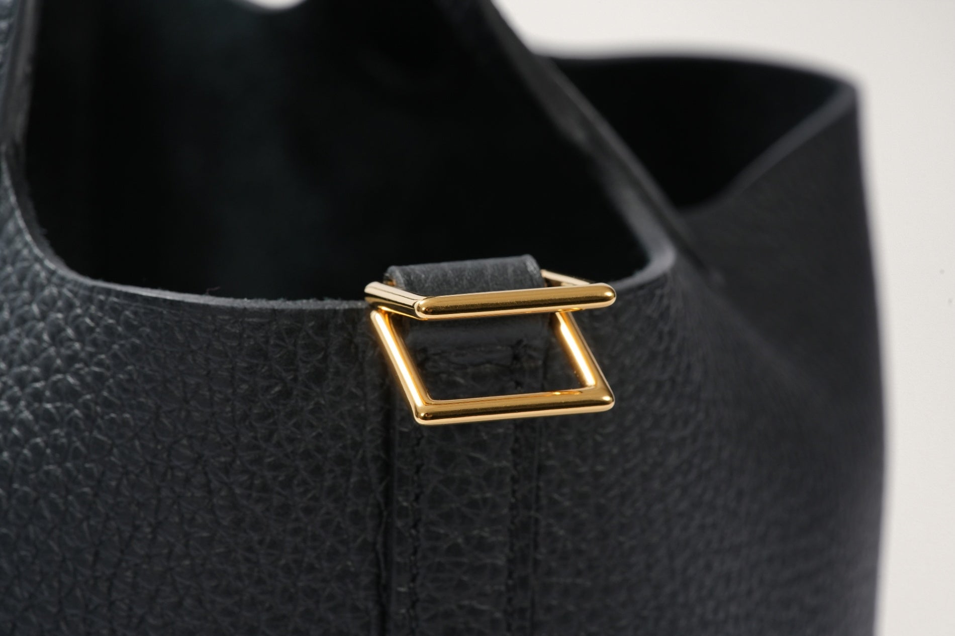 HERMES ピコタンロック18 黒