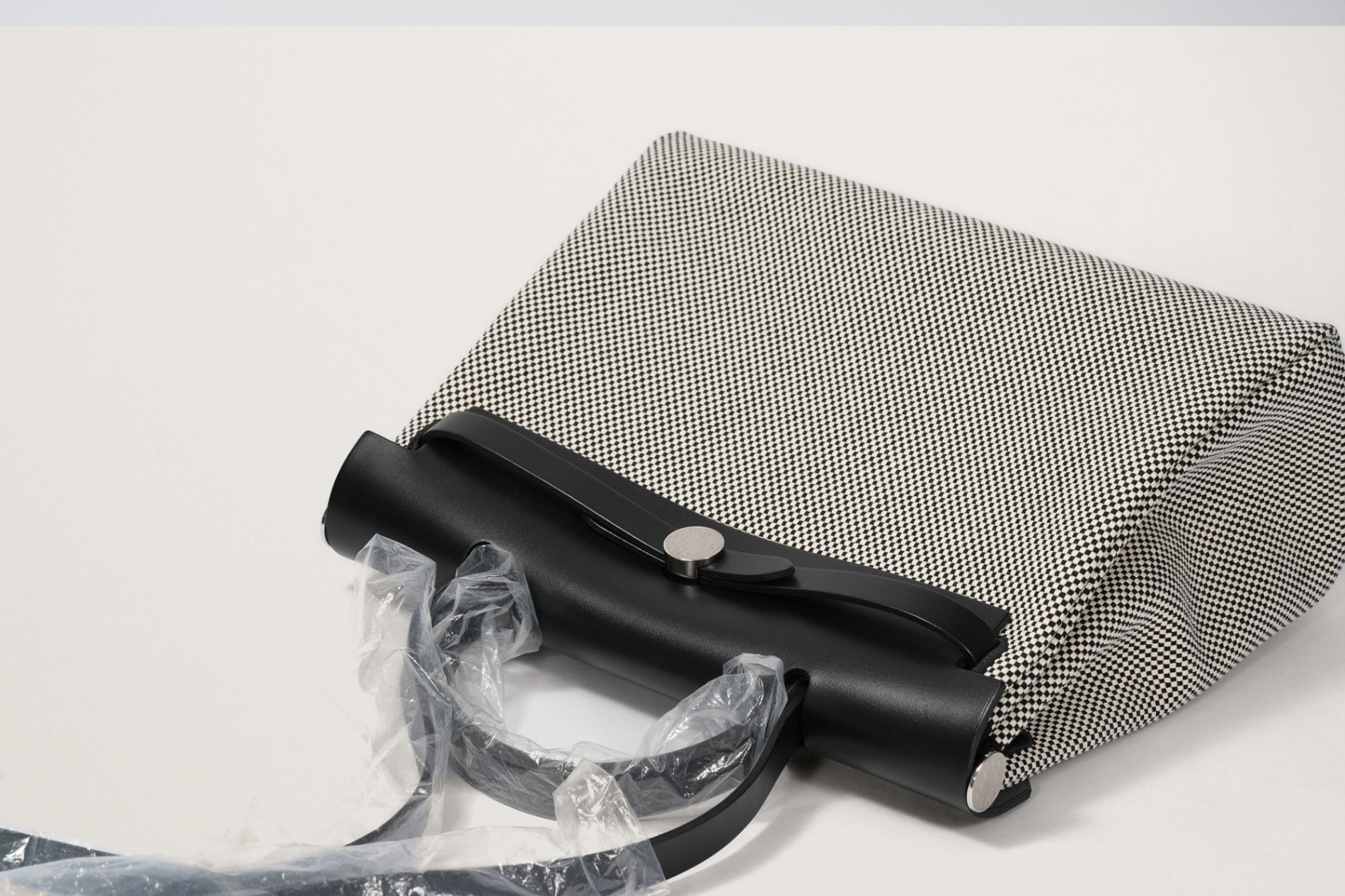 HERMES エールバッグ31 黒/エクリュ