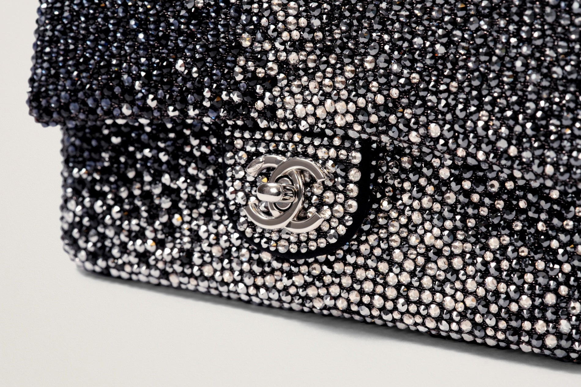 CHANEL イヴニングバッグ