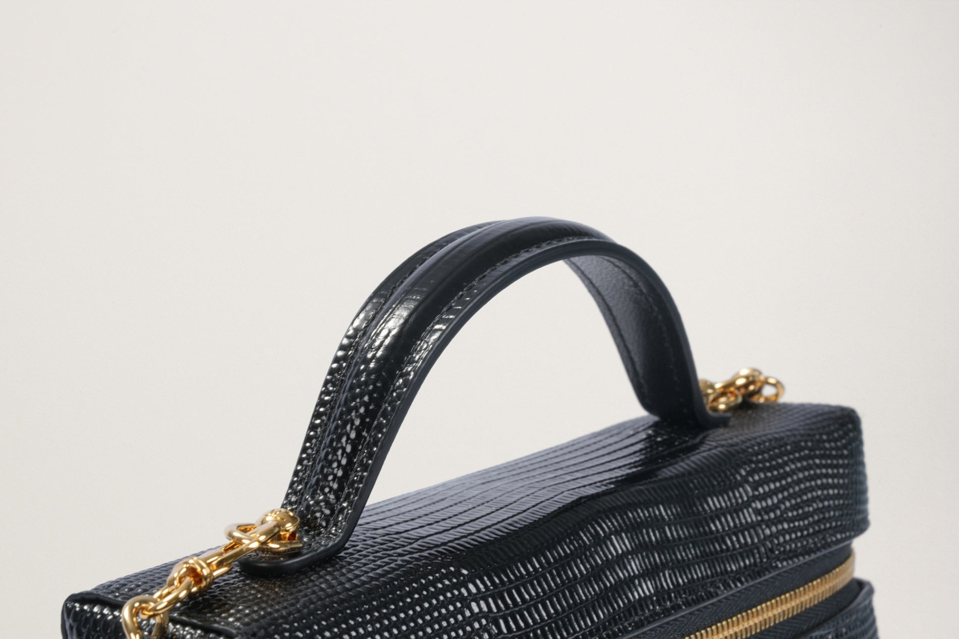 CHANEL マトラッセ スモールヴァニティケース – GINZA SATAKE
