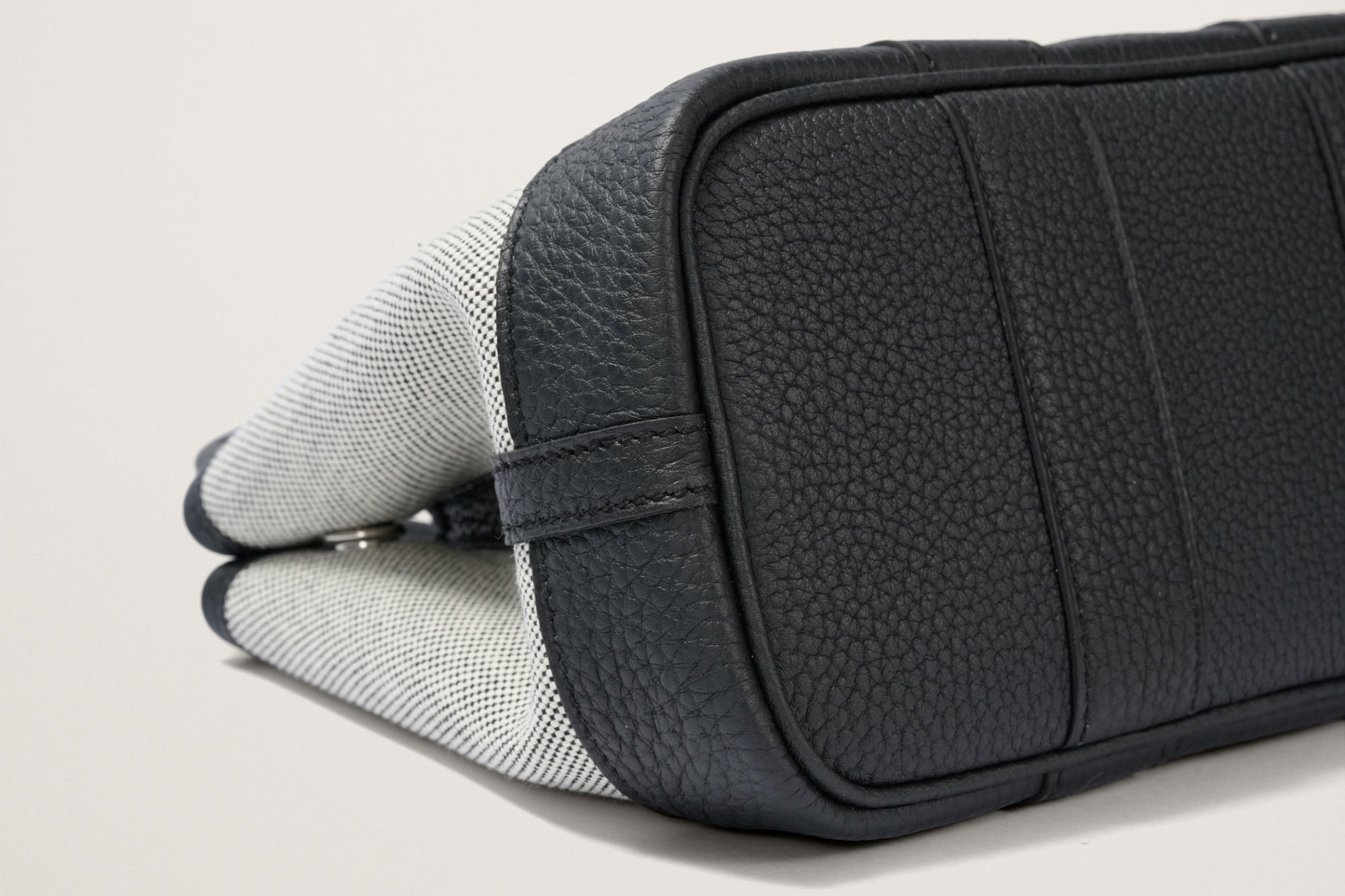 HERMES ネオ・ガーデン23 黒