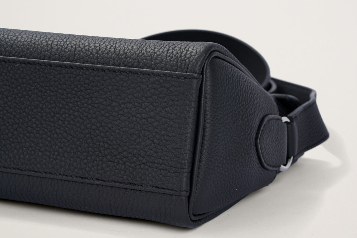 HERMES ケリーメッセンジャー24 黒