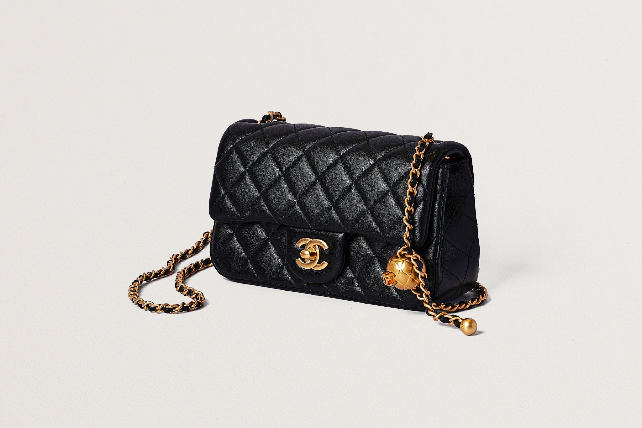 【オシャレのアクセントに♪】CHANEL ミニ フラップバッグ 大人気ピンクカラー♪CHANEL トップハンドル ミニフラップバッグ