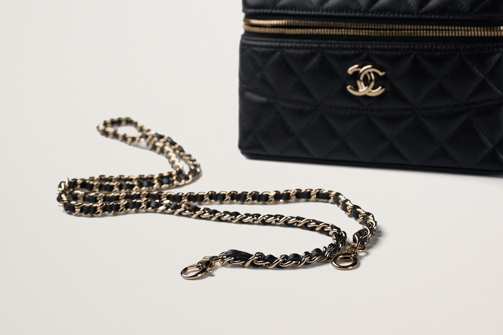シャネル CHANEL 限定プチサックバニティ