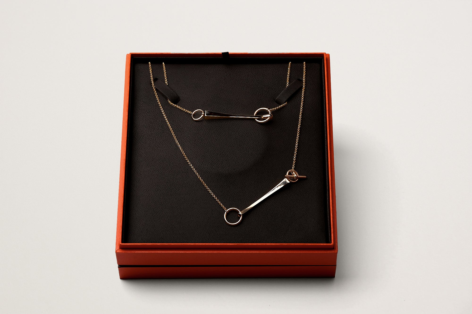 HERMES ロングネックレス クルー・ド・フォルジュ