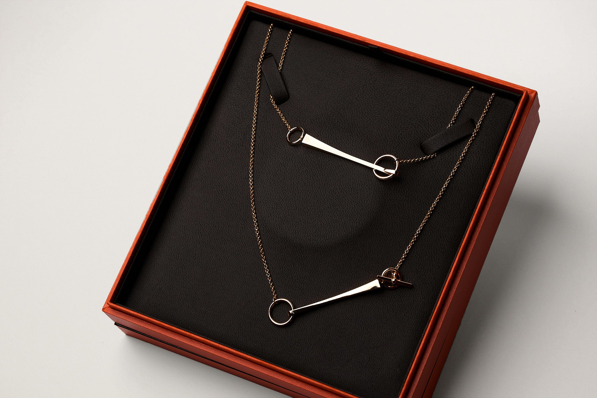 HERMES ロングネックレス クルー・ド・フォルジュ