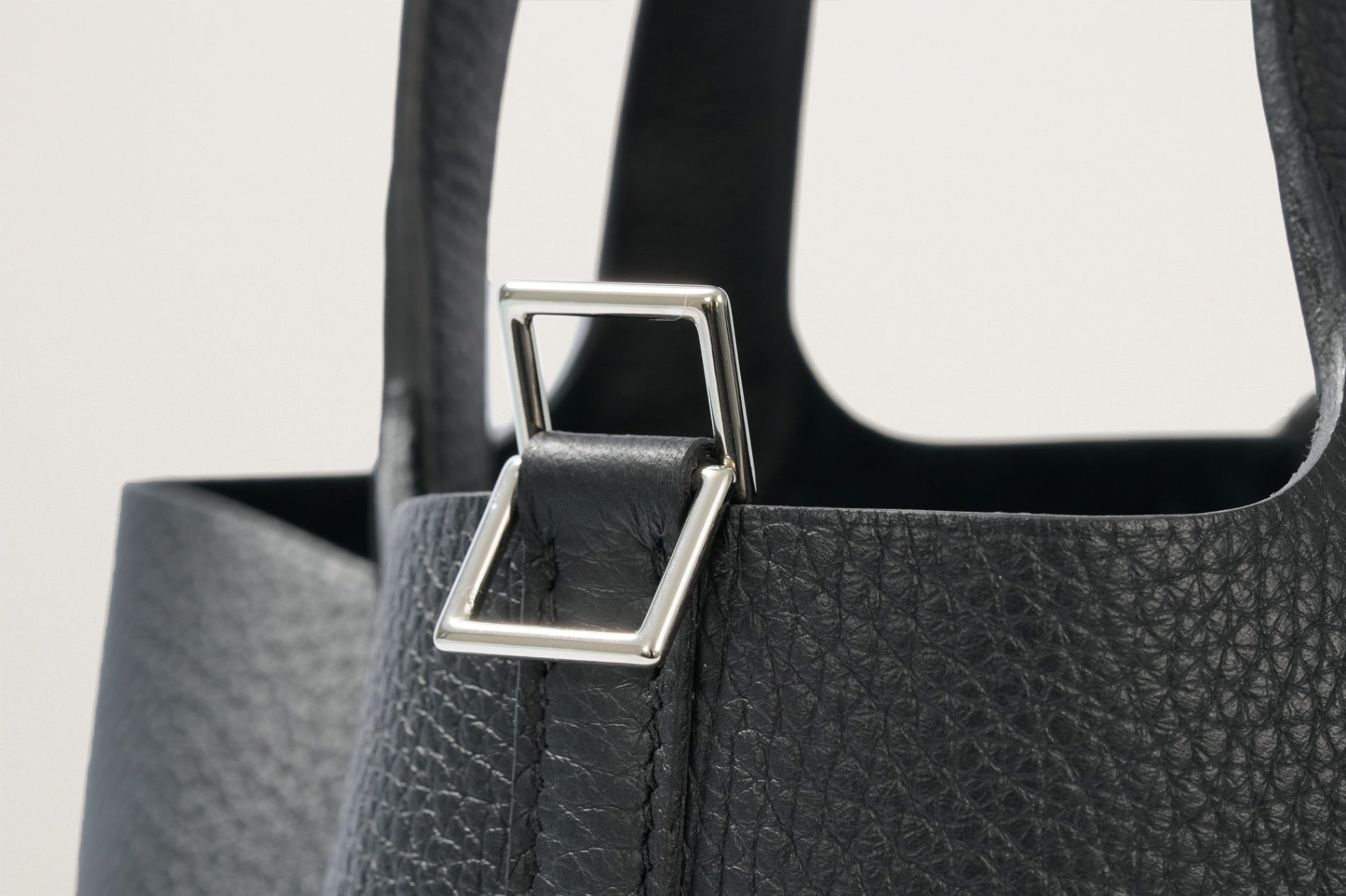 HERMES ピコタンロック18 黒
