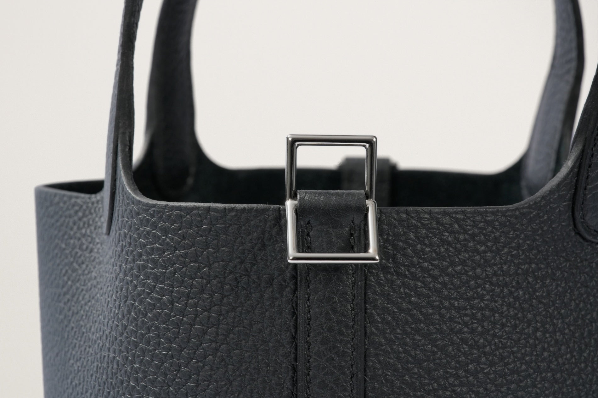 HERMES ピコタンロック18 黒