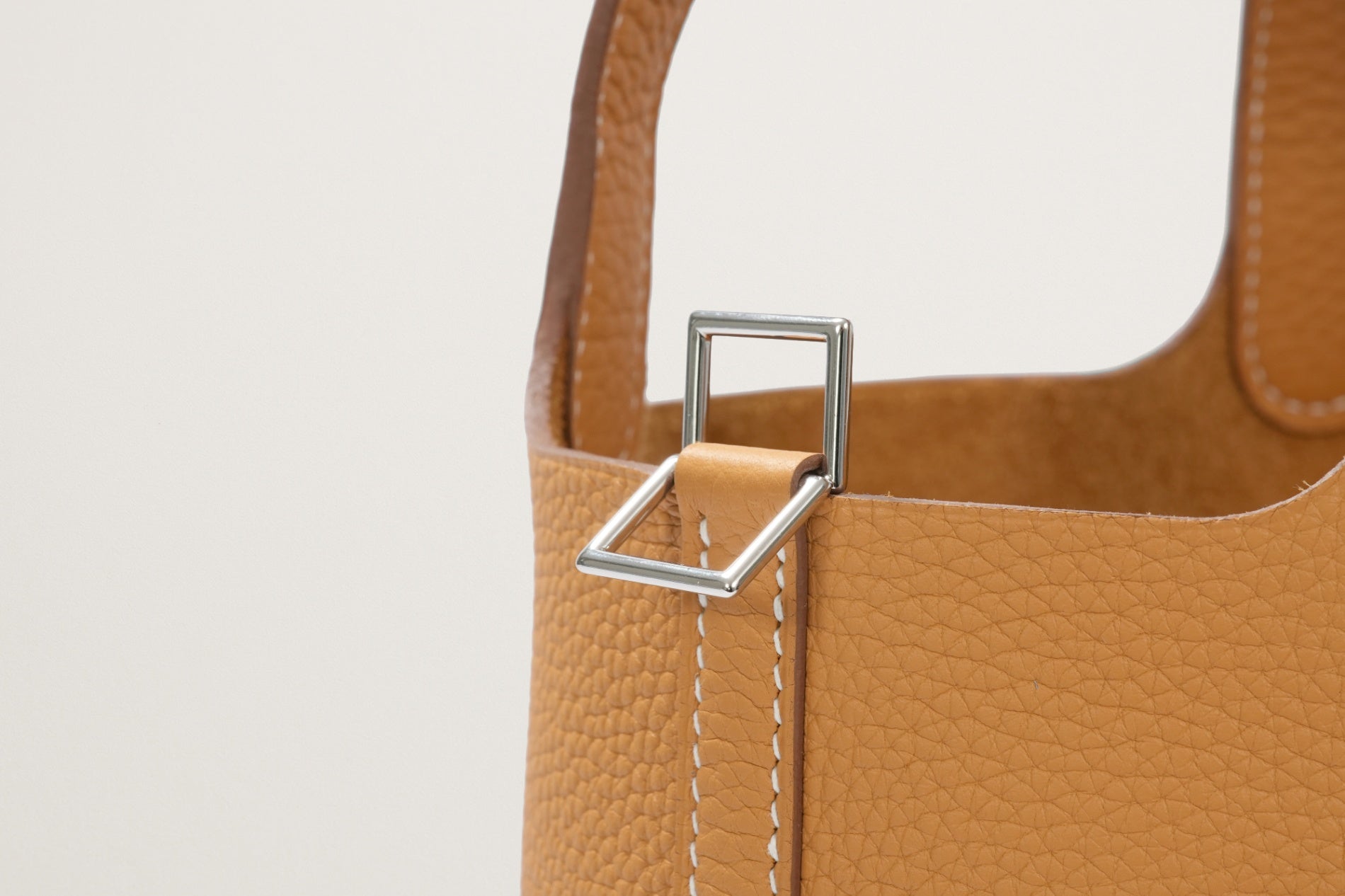 HERMES ピコタンロック18 ナチュラルサブレ