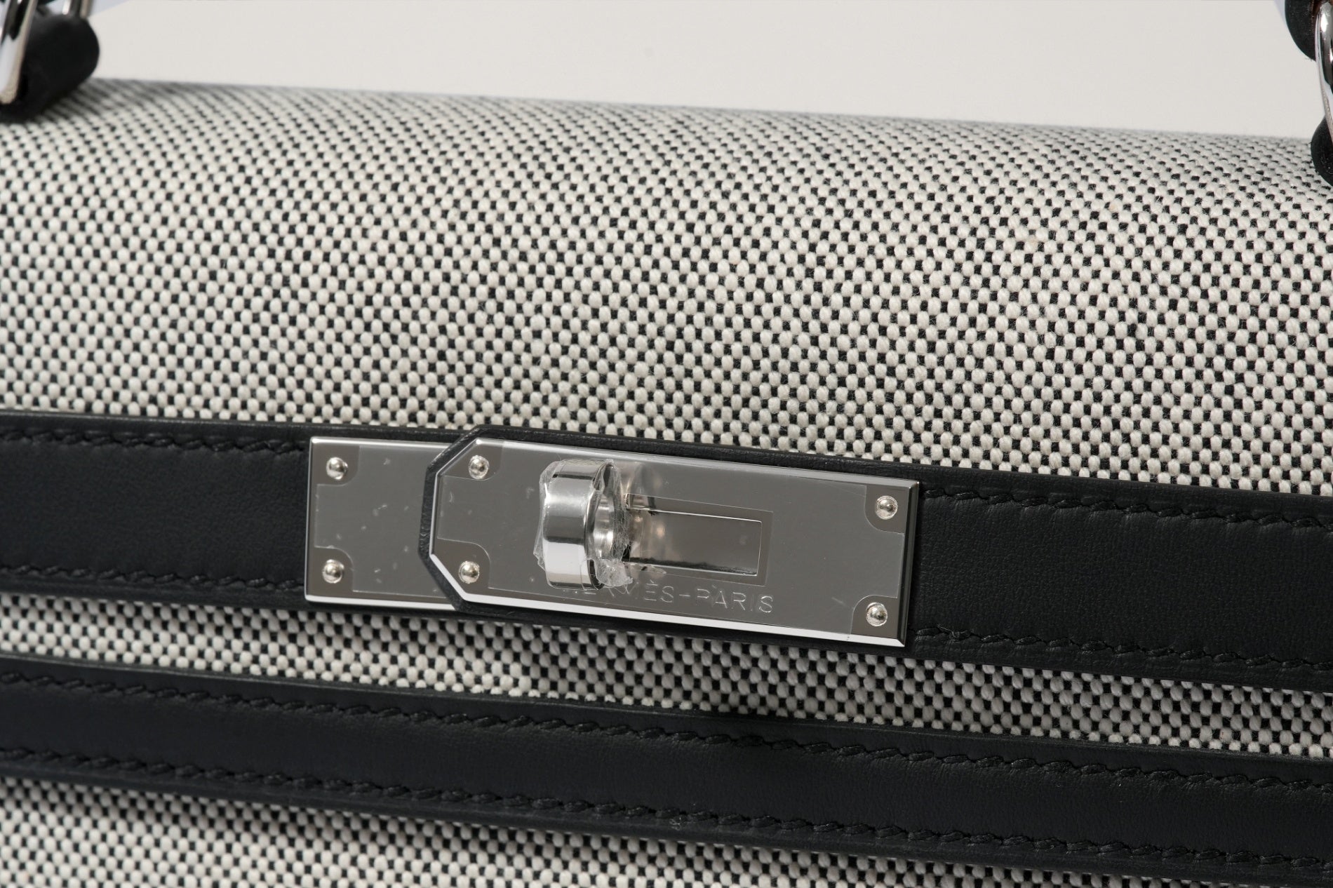 HERMES ケリー28 黒/エクリュ