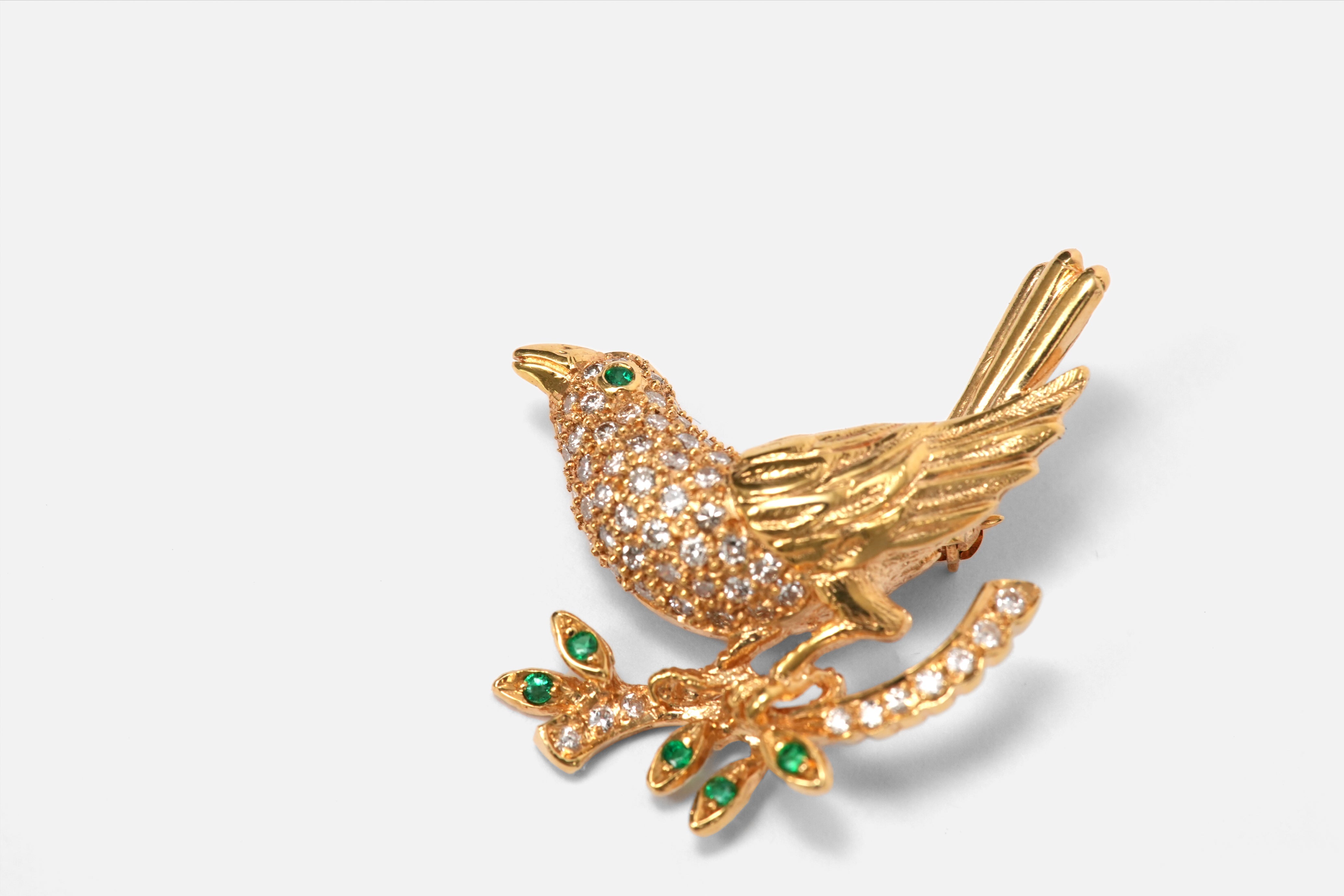 585 鳥モチーフダイヤモンドブローチ ダイヤ ブローチ《コマドリ》 – GINZA SATAKE