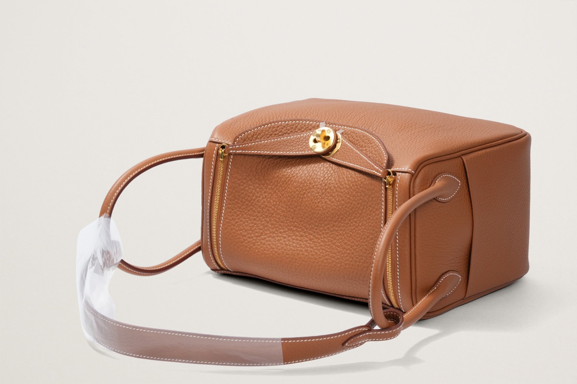 HERMES リンディ26 ゴールド