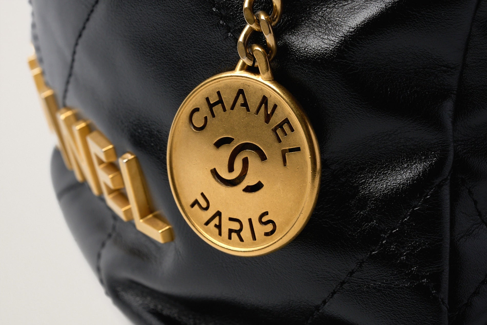 CHANEL シャネル22 ミニハンドバッグ – GINZA SATAKE