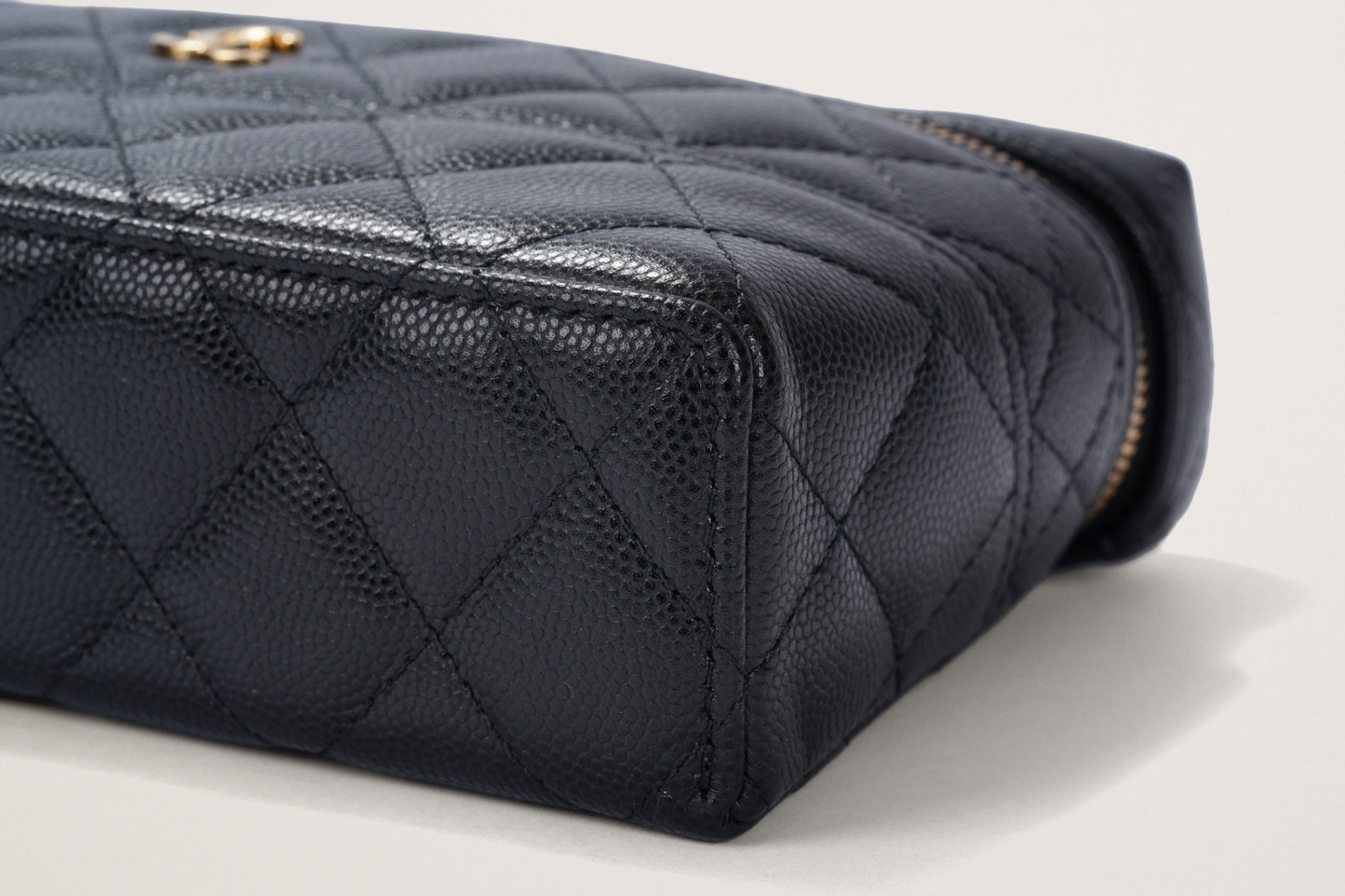 CHANEL マトラッセ スモールヴァニティケース