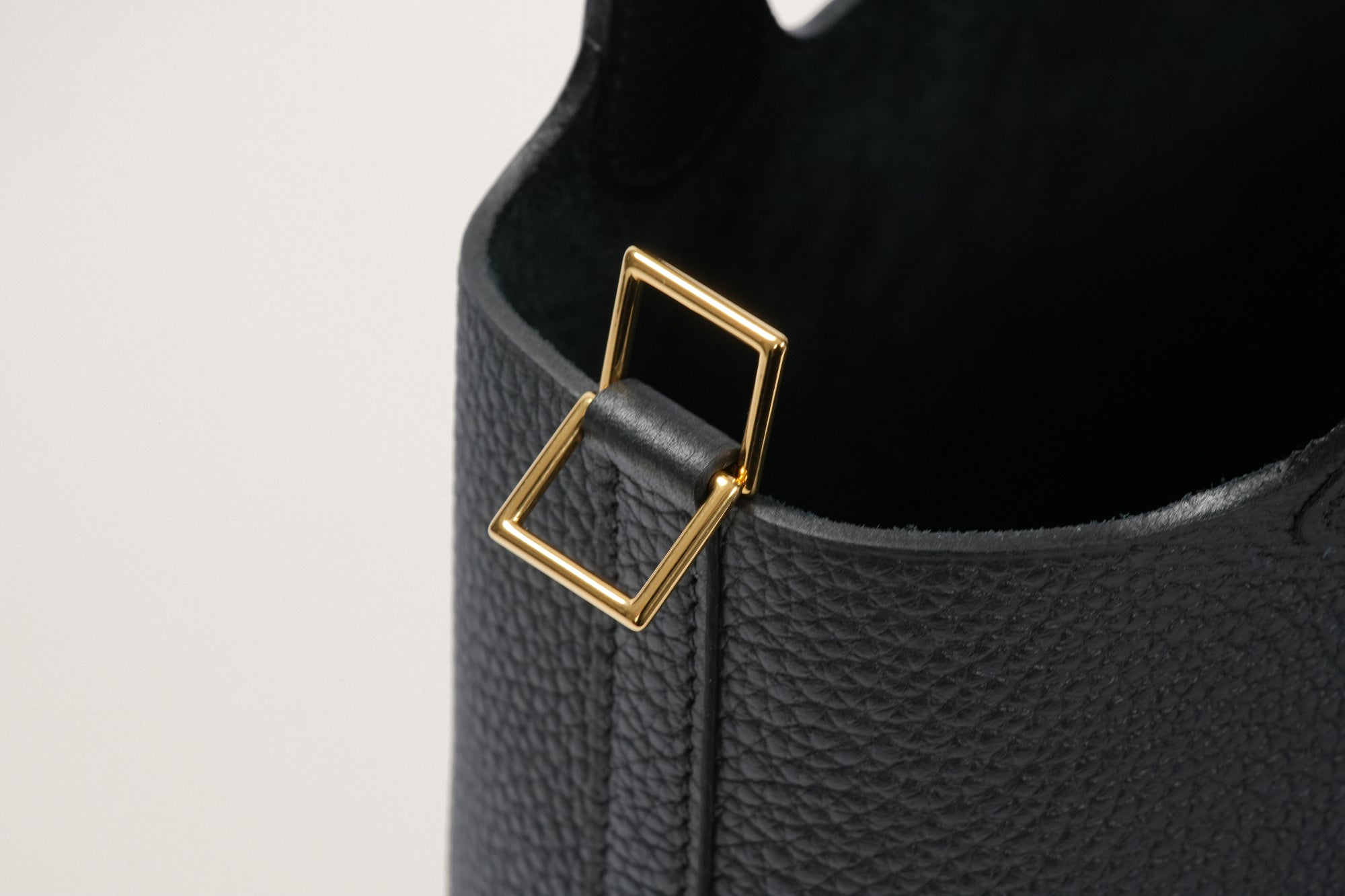 HERMES ピコタンロック18 黒