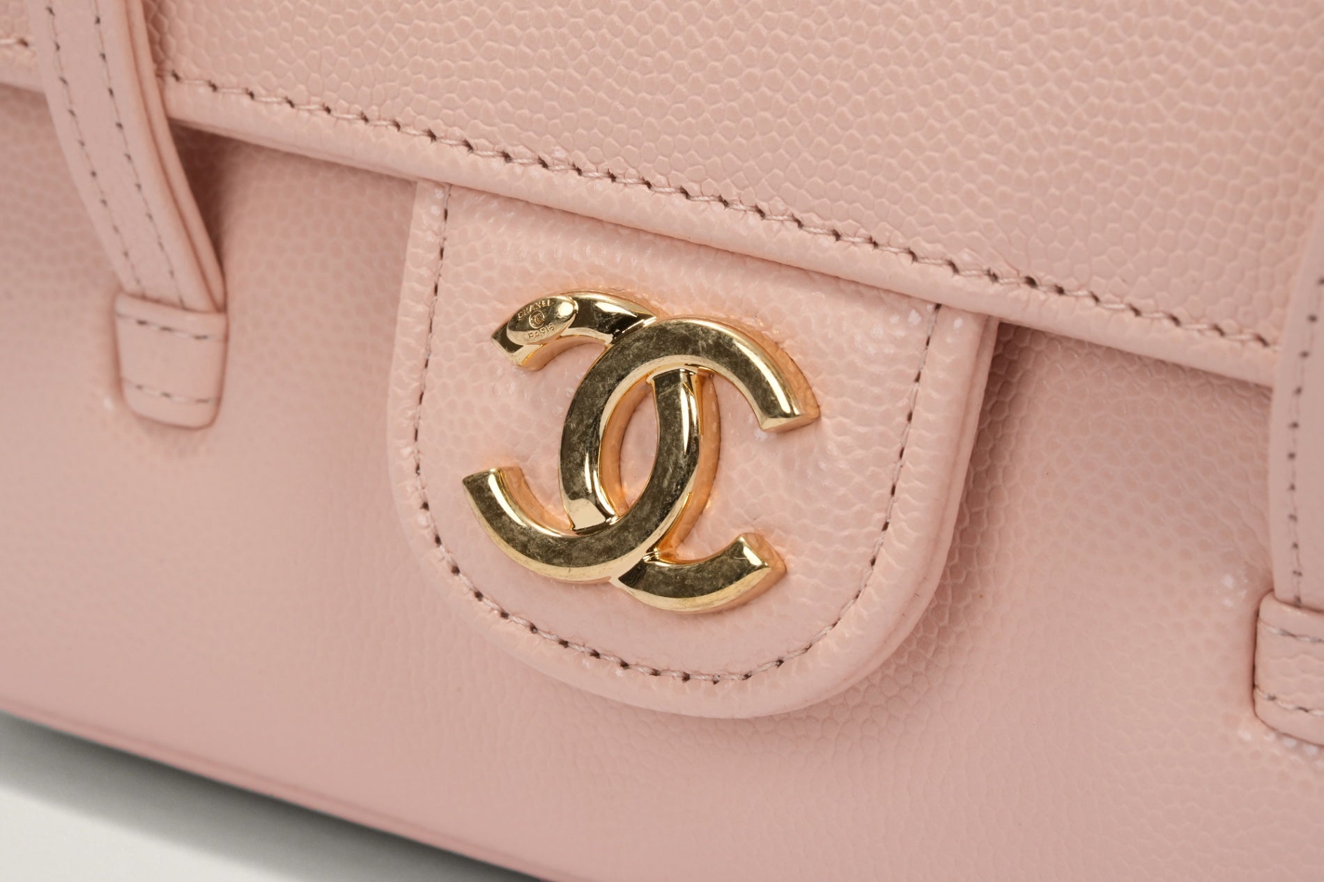 CHANEL ストラップ クラッチ バッグ – GINZA SATAKE