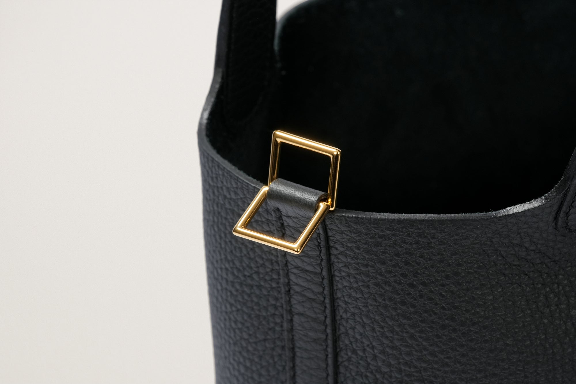 HERMES ピコタンロック18 黒