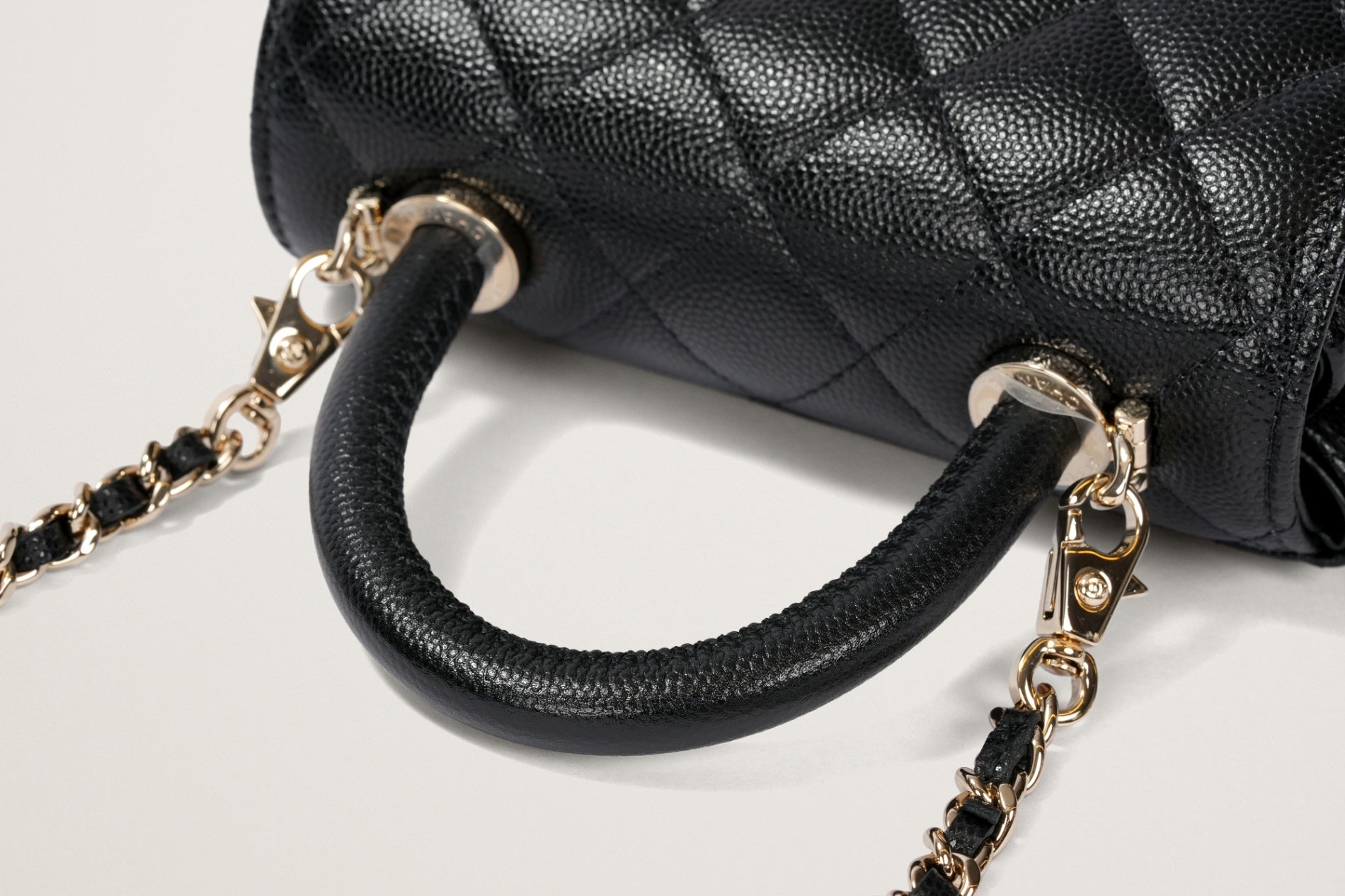 CHANEL マトラッセ ミニミニ ココハンドル チェーンショルダーバッグ