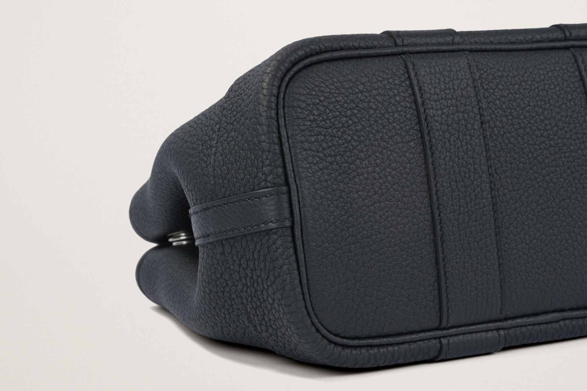 HERMES ネオ・ガーデン23 黒